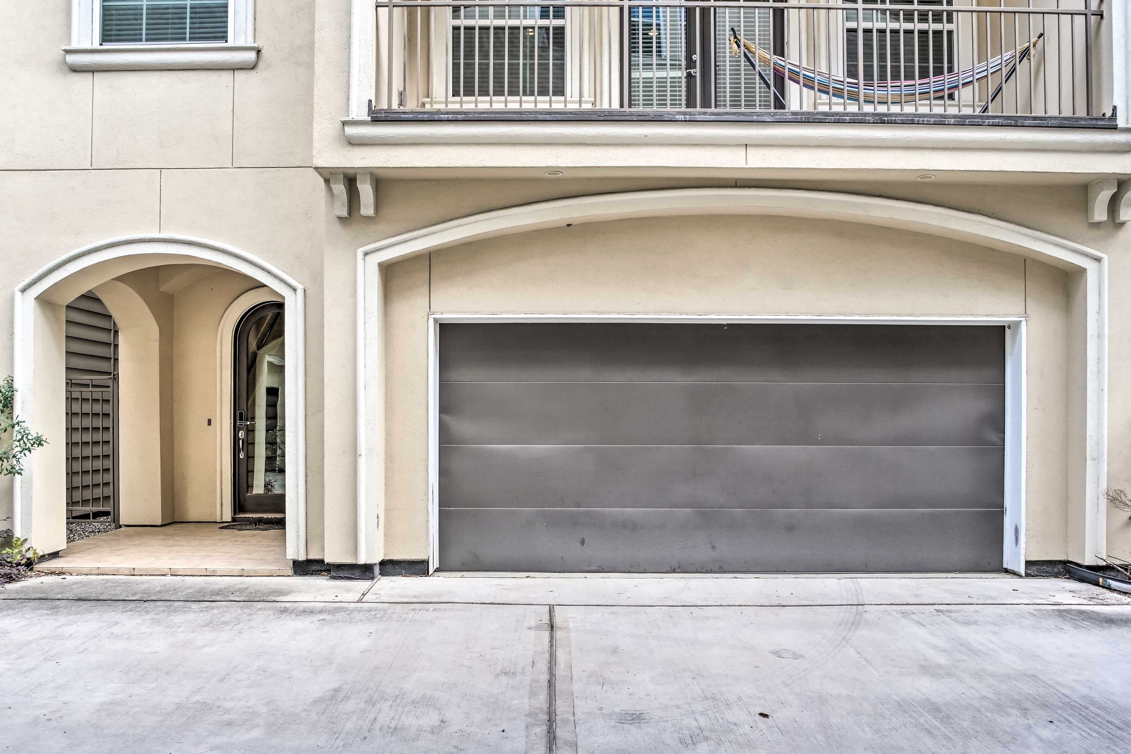 Parking | Garage (2 Vehicles) | Free Street Parking