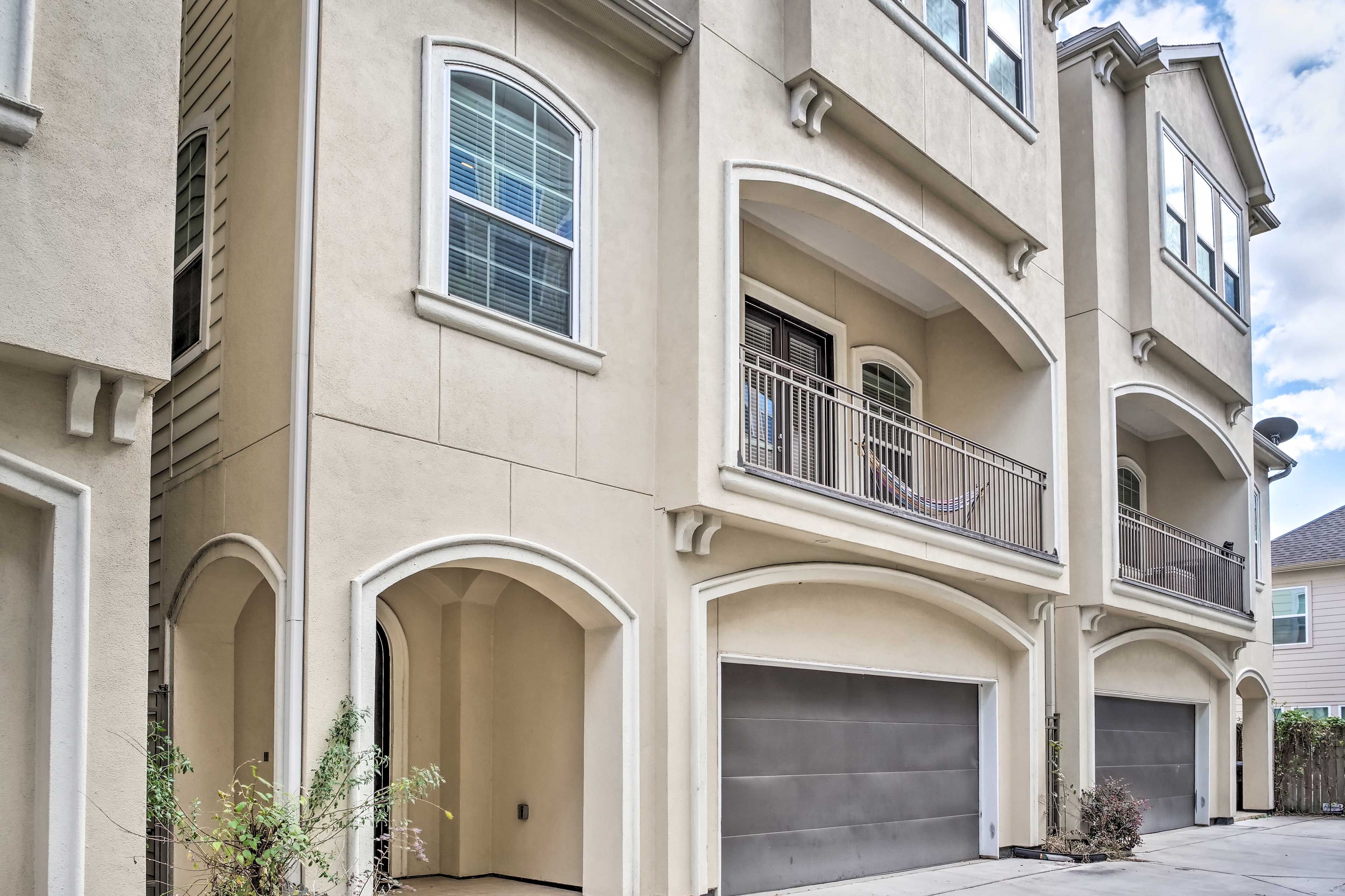 Exterior | 6 Mi to Downtown Houston