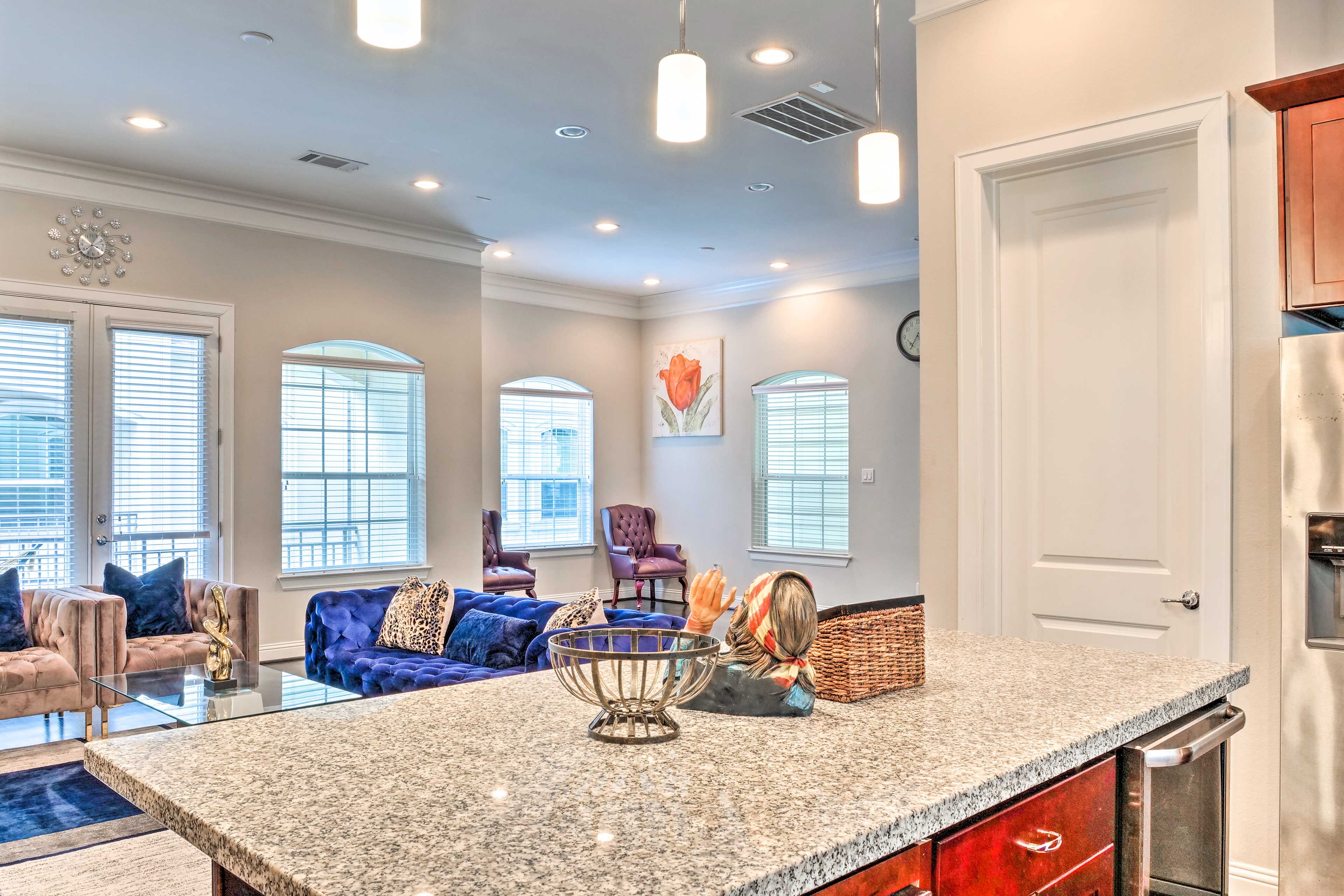 Kitchen | Living Room | Free WiFi