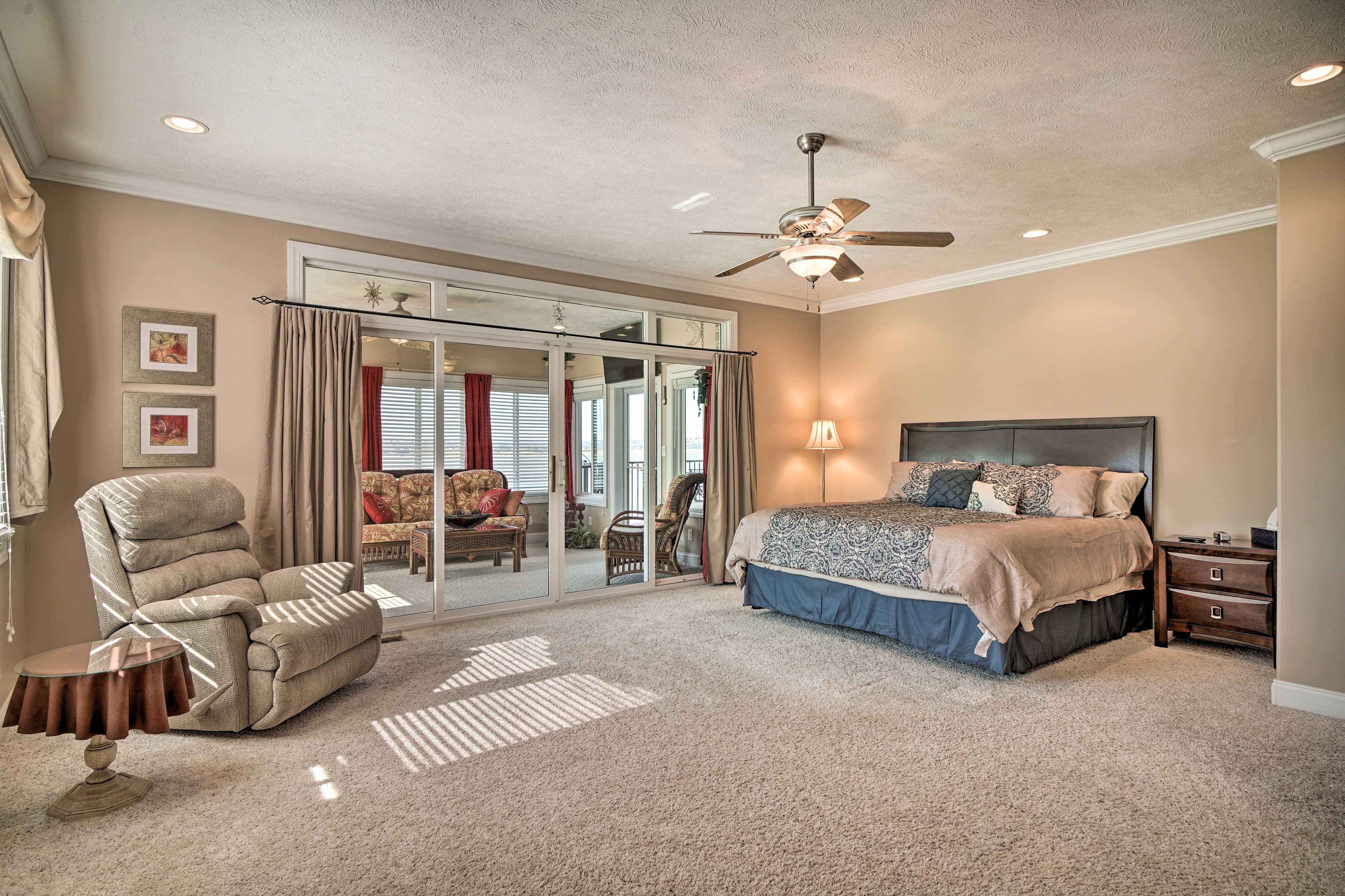 Bedroom 1 | King Bed