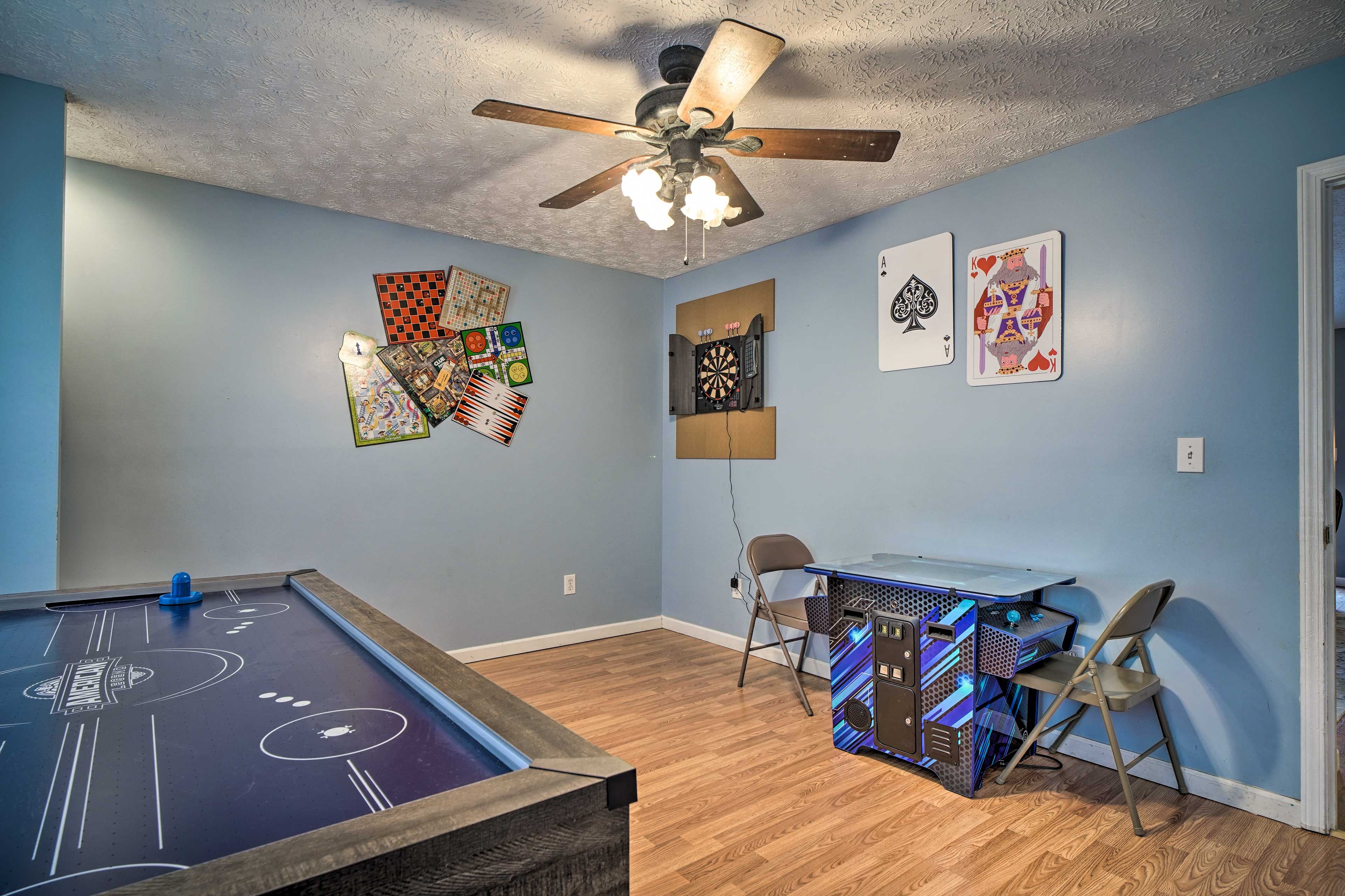 Dandridge Vacation Rental | 3BR | 3BA | 3,100 Sq Ft | Stairs Required