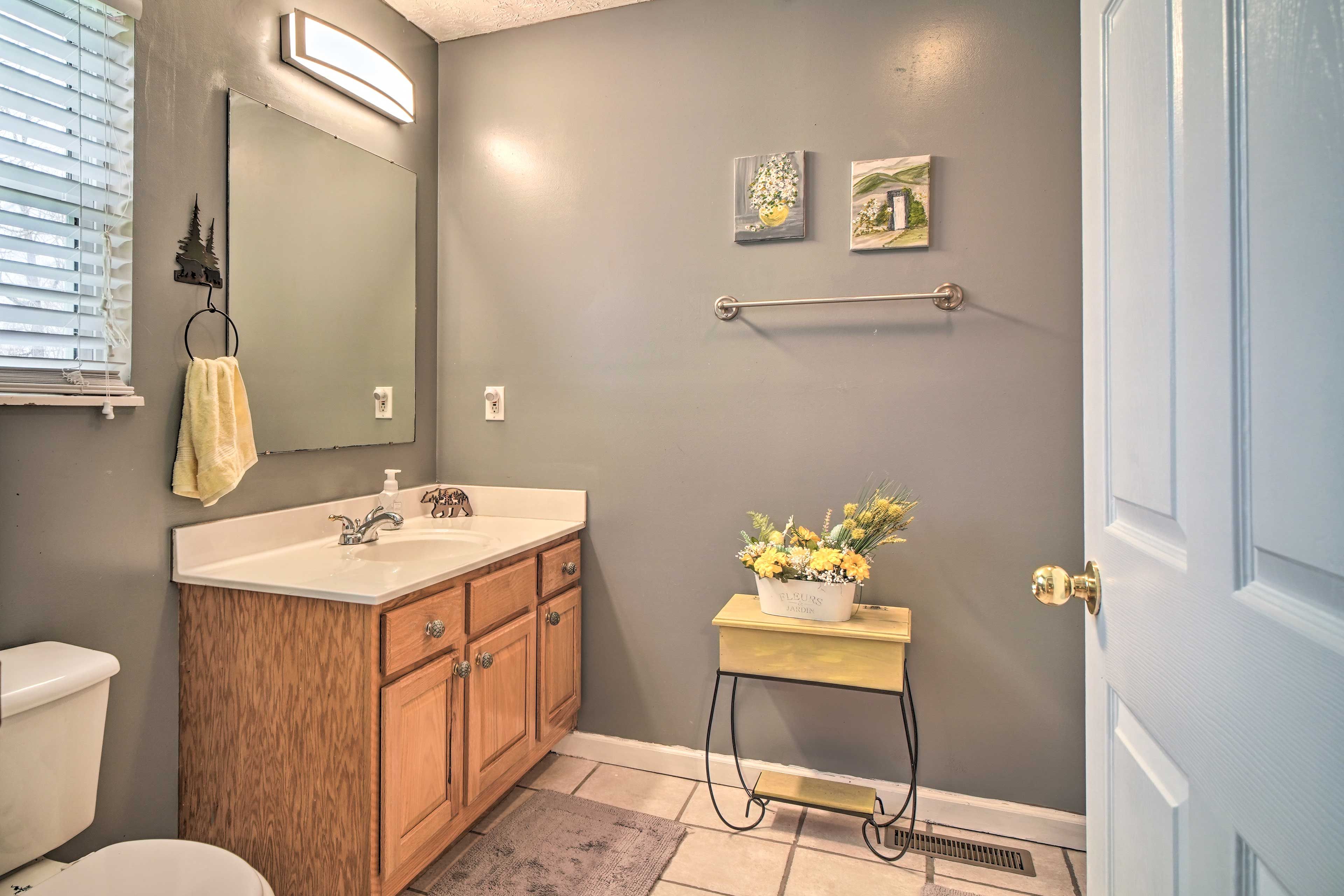 En-Suite Bathroom | Complimentary Toiletries