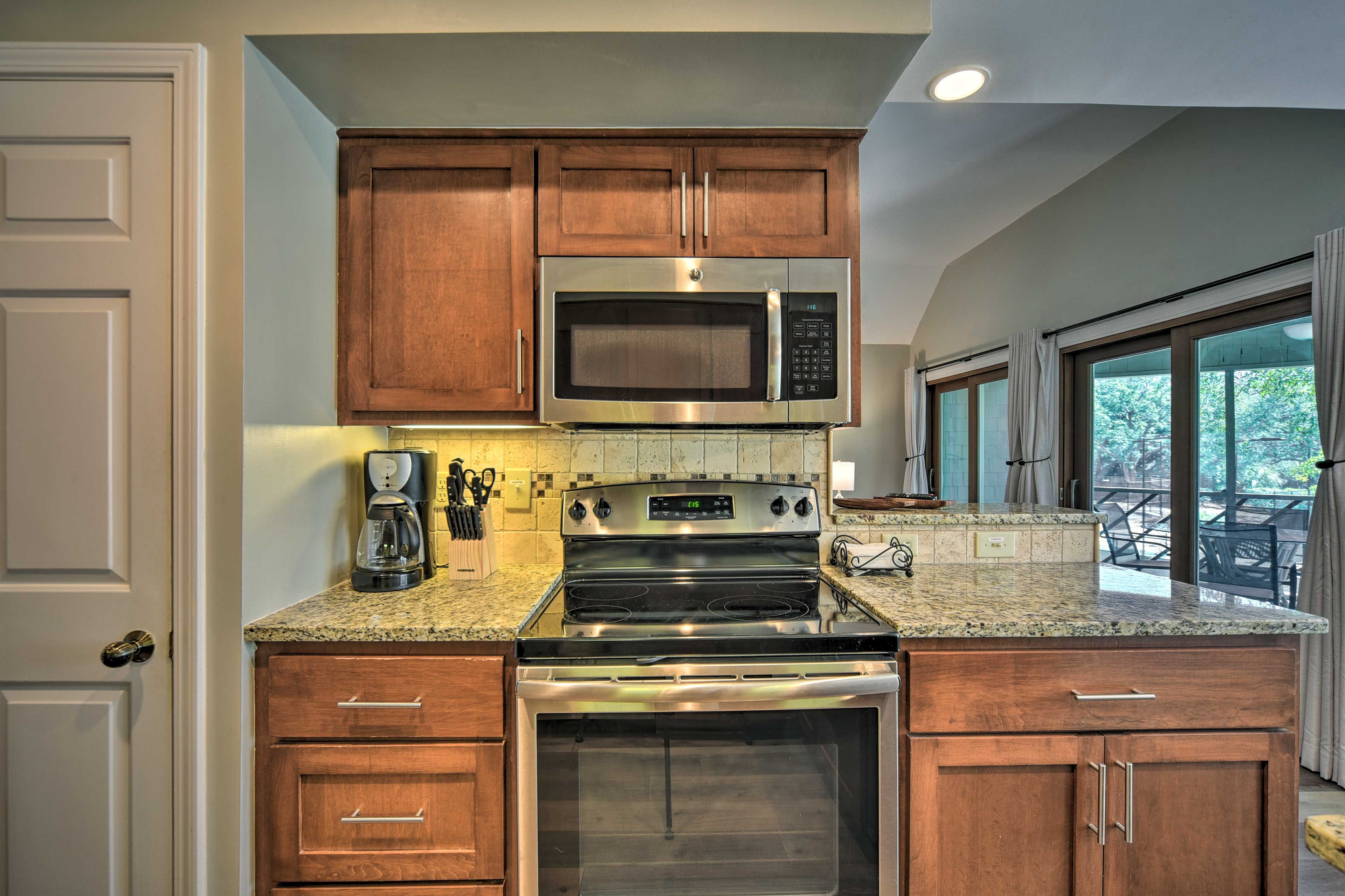 Kitchen | Trash Bags + Paper Towels