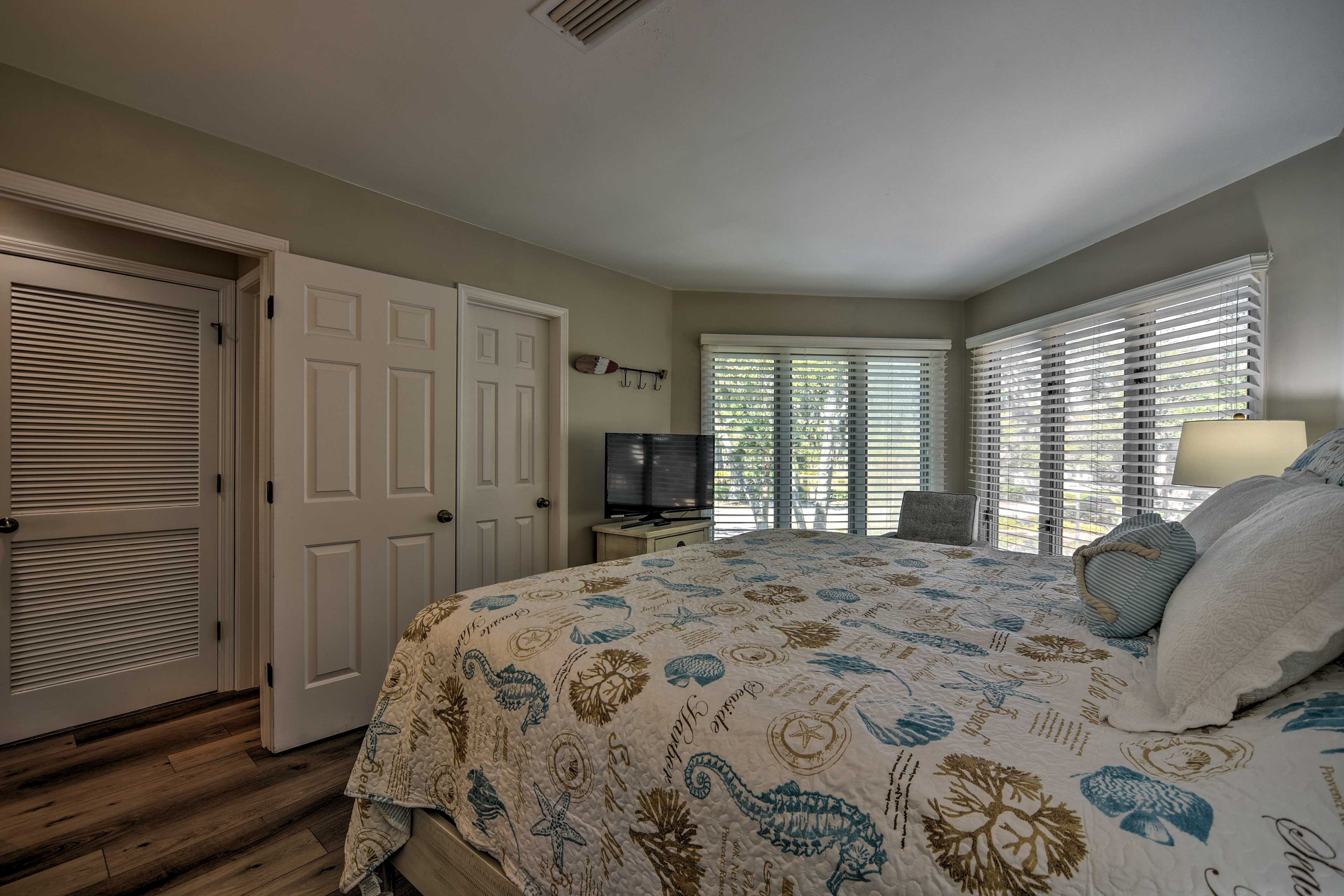 Bedroom | Smart TV