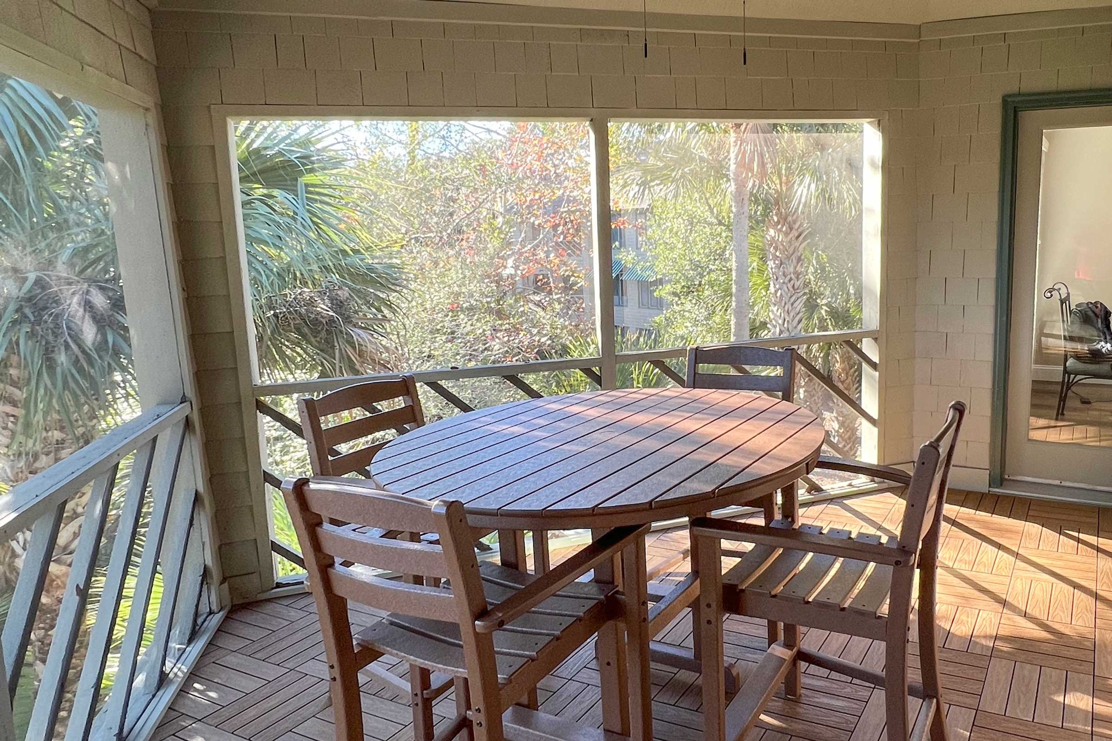 Screened Balcony | Ceiling Fan