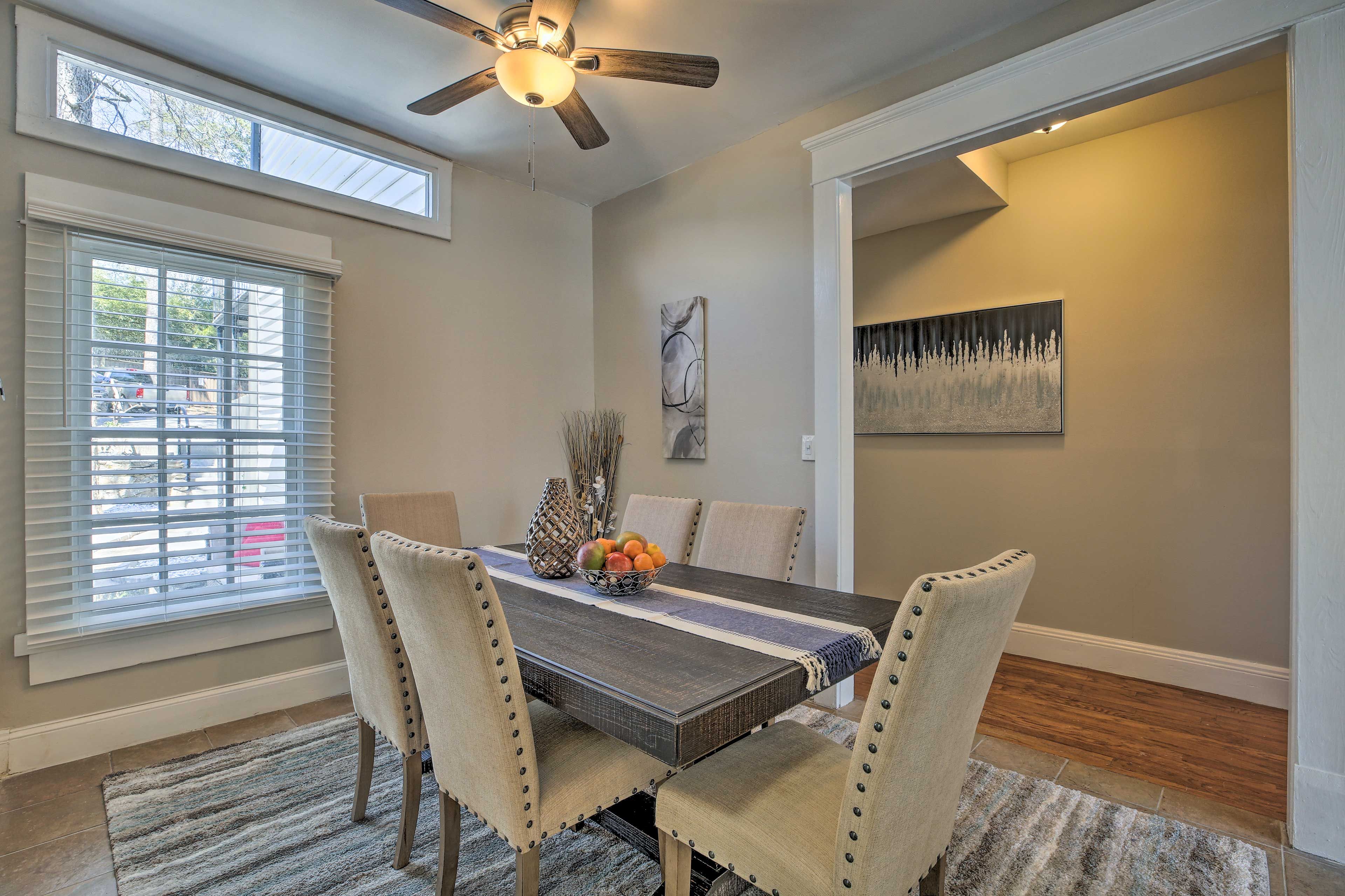 Dining Room | Dishware/Flatware Provided