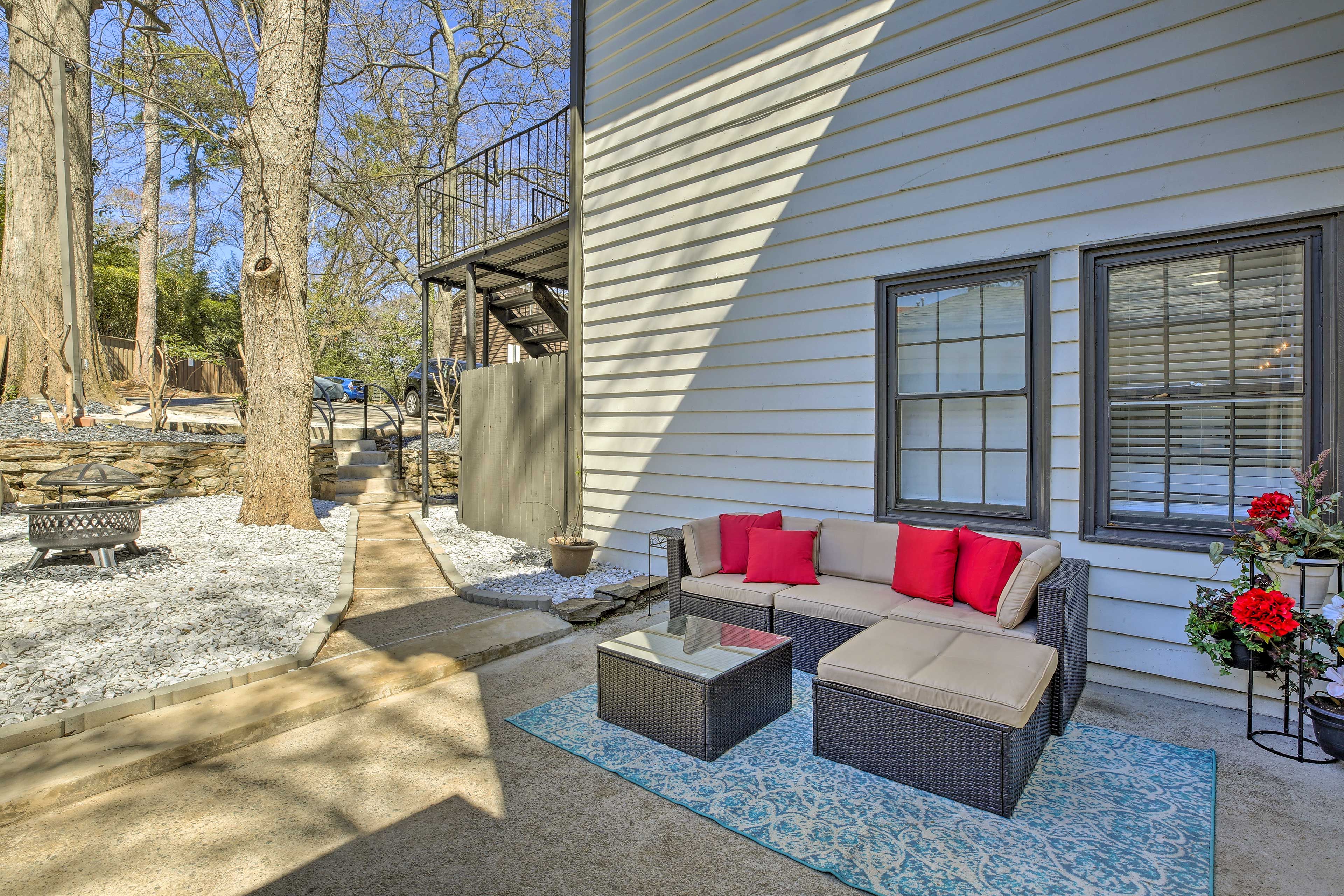 Private Patio | Fire Pit