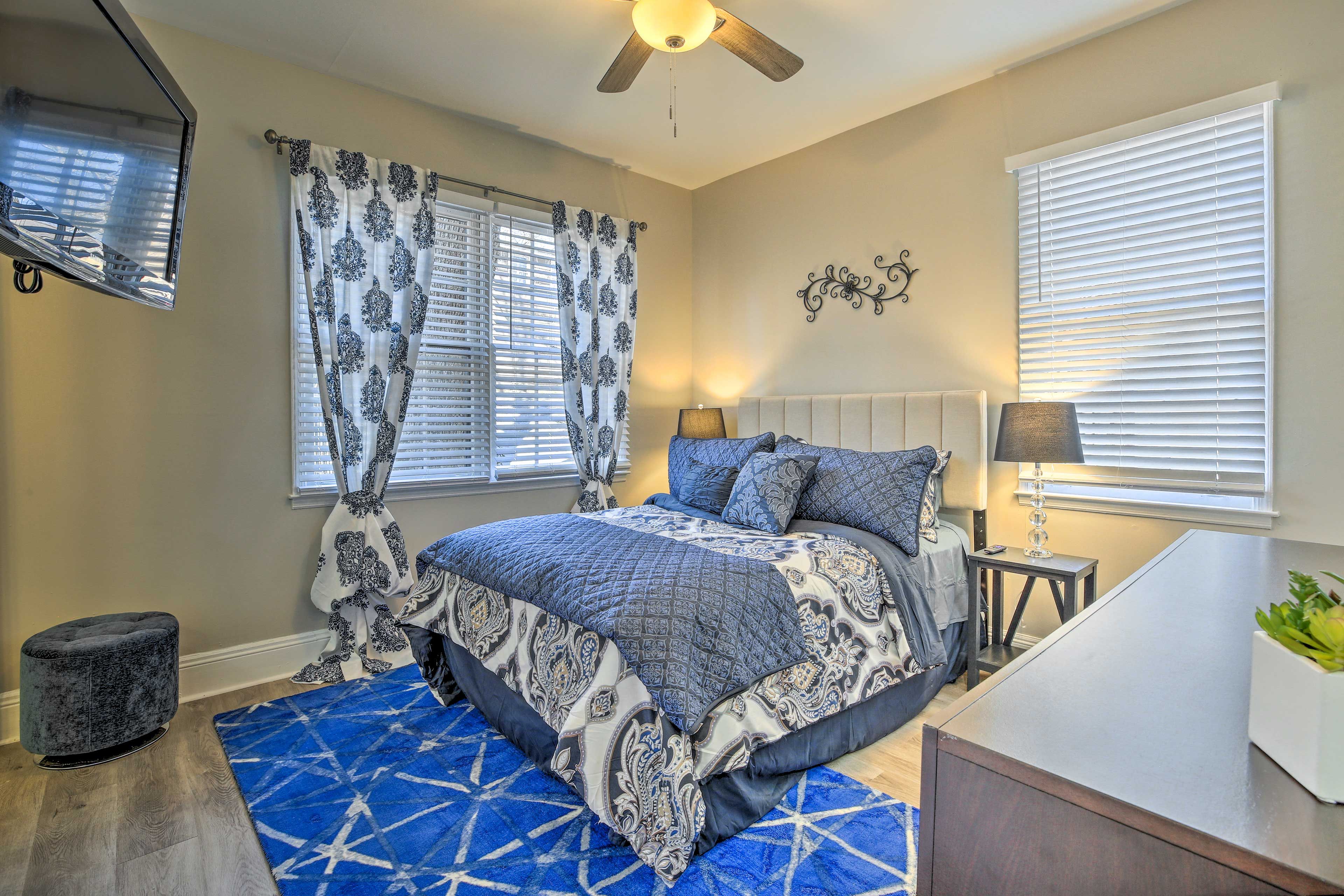 Bedroom 1 | Queen Bed | Linens Provided