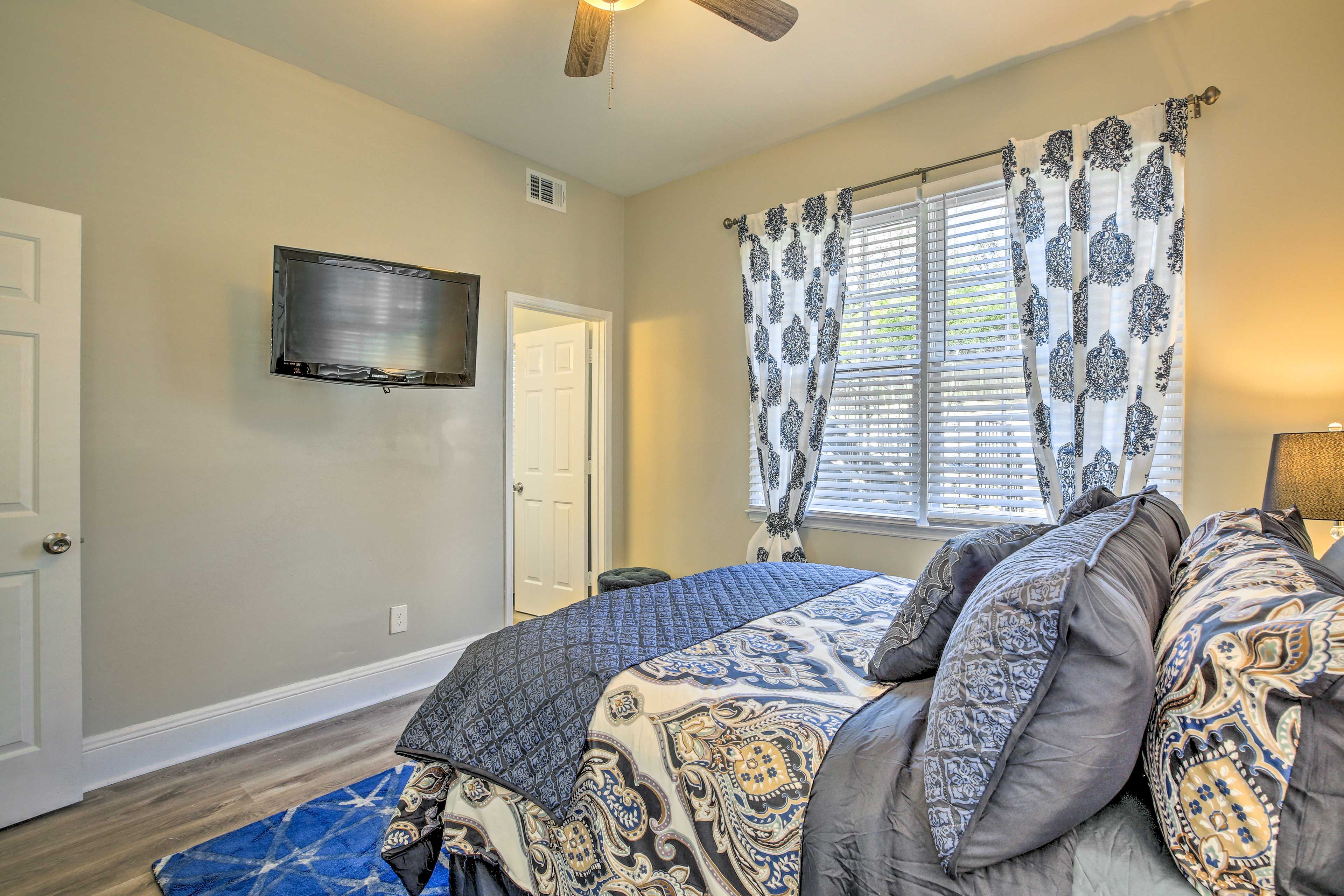 Bedroom 1 | Smart TV | En-Suite Bathroom