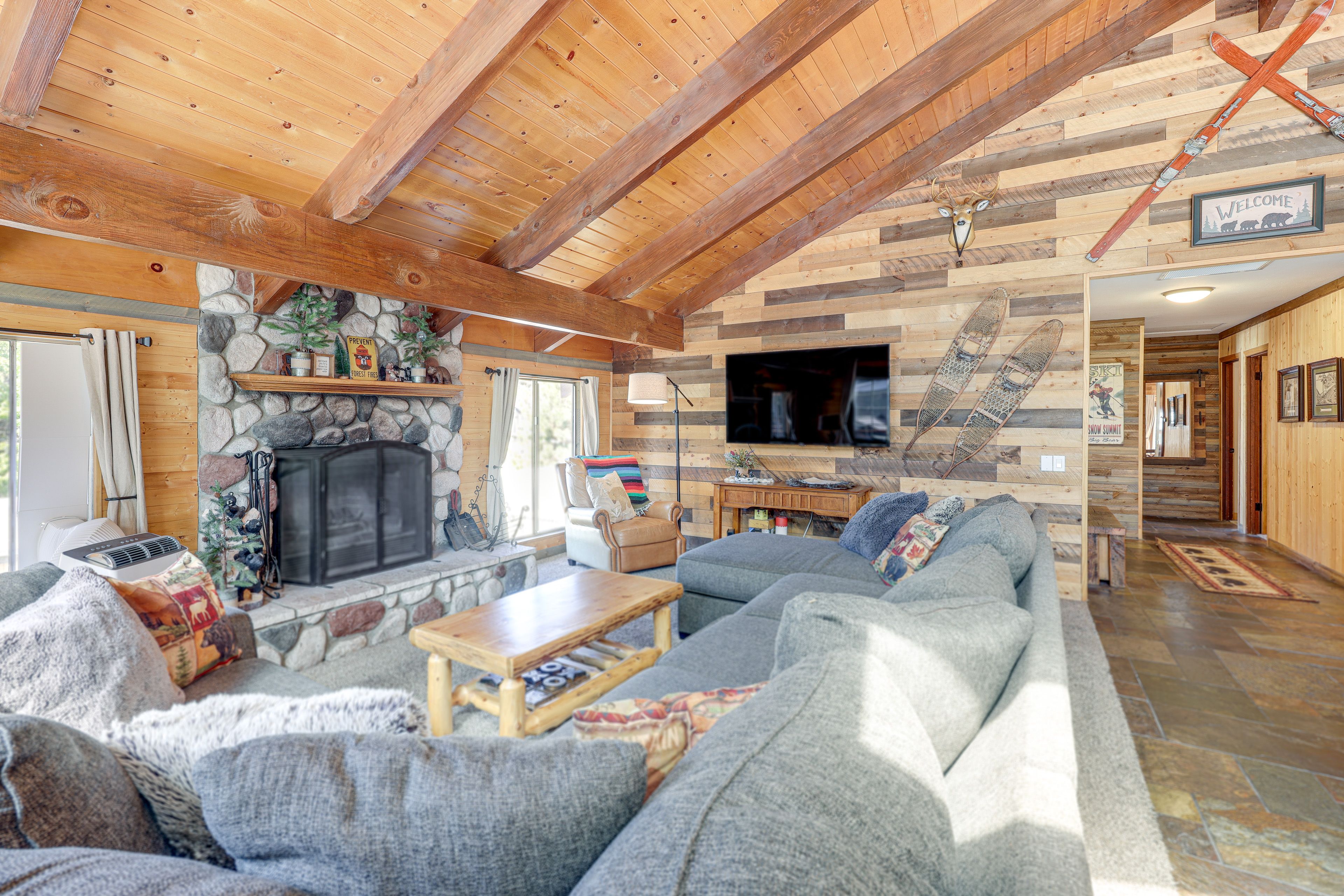 Living Room | Smart TV