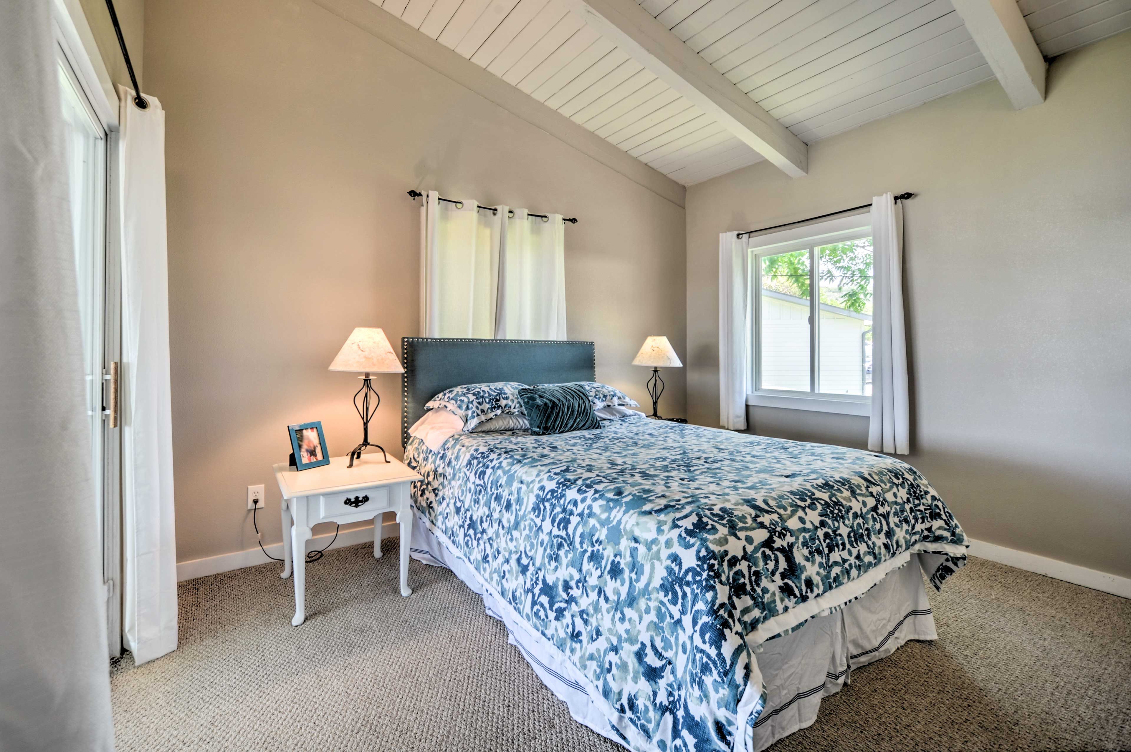 Bedroom 1 | Queen Bed | Linens & Towels | Balcony Access