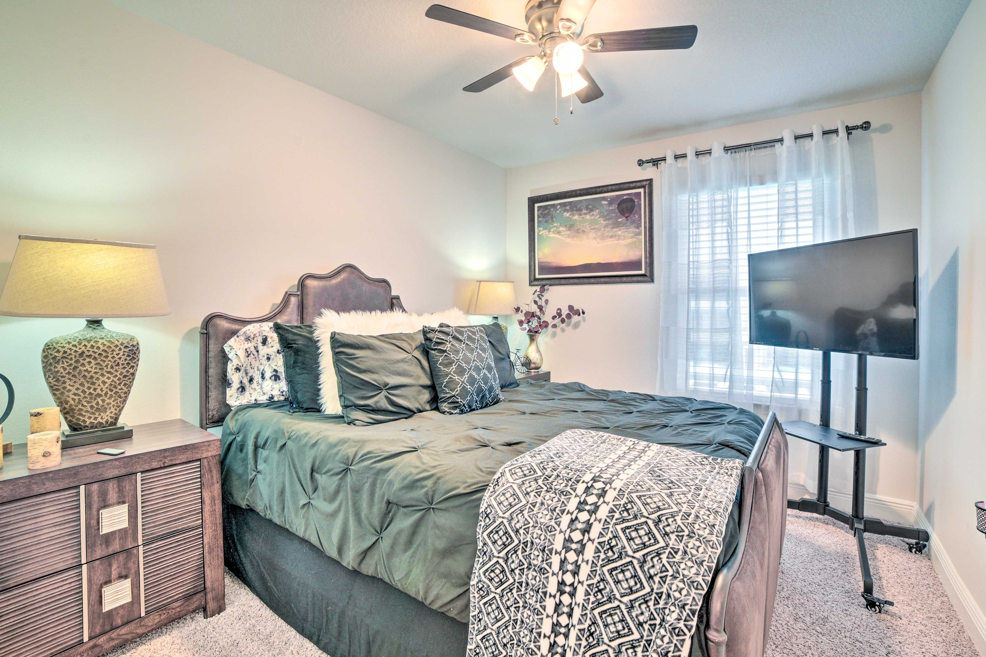 Bedroom 3 | Queen Bed