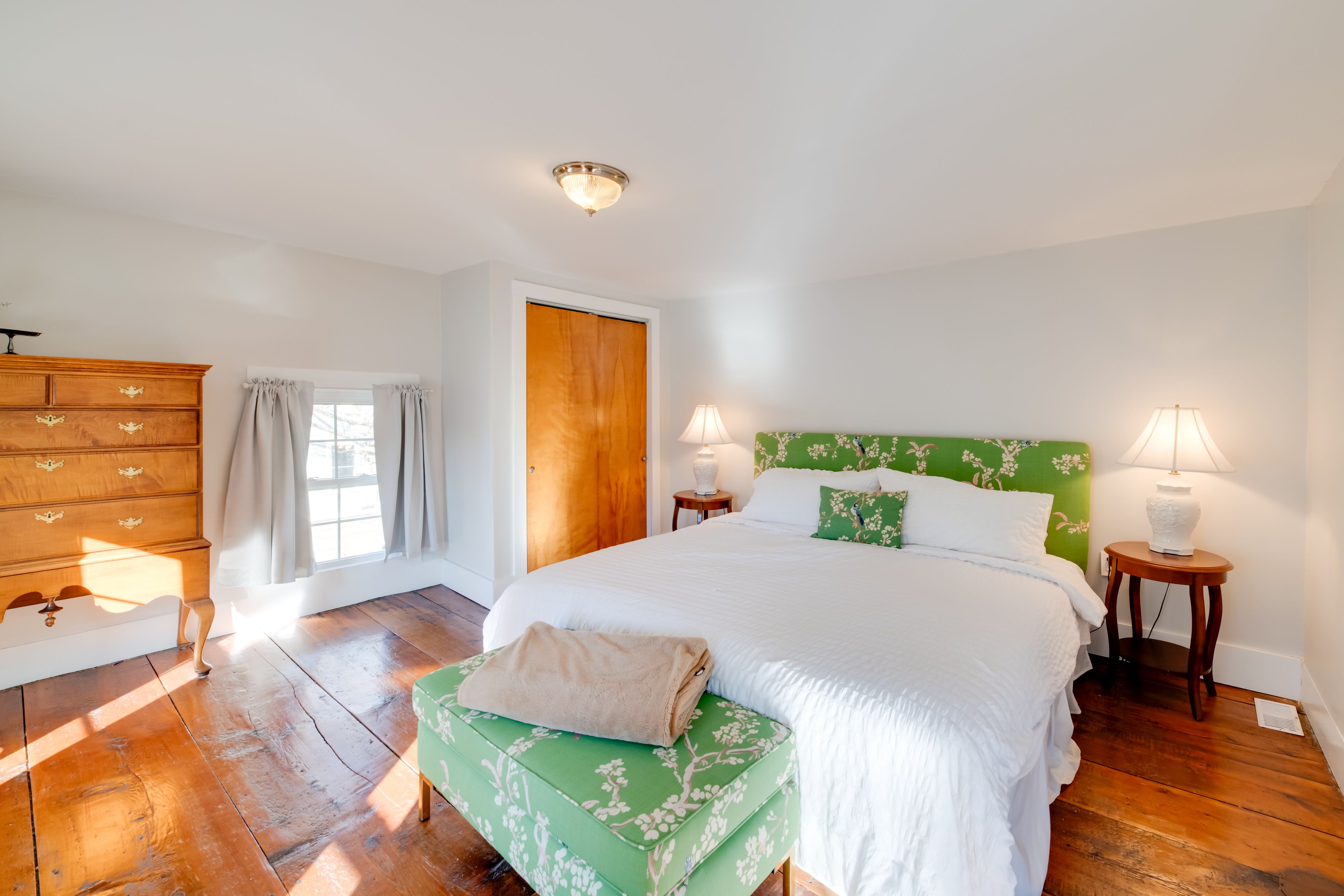 Bedroom 2 | 2nd Floor | King Bed