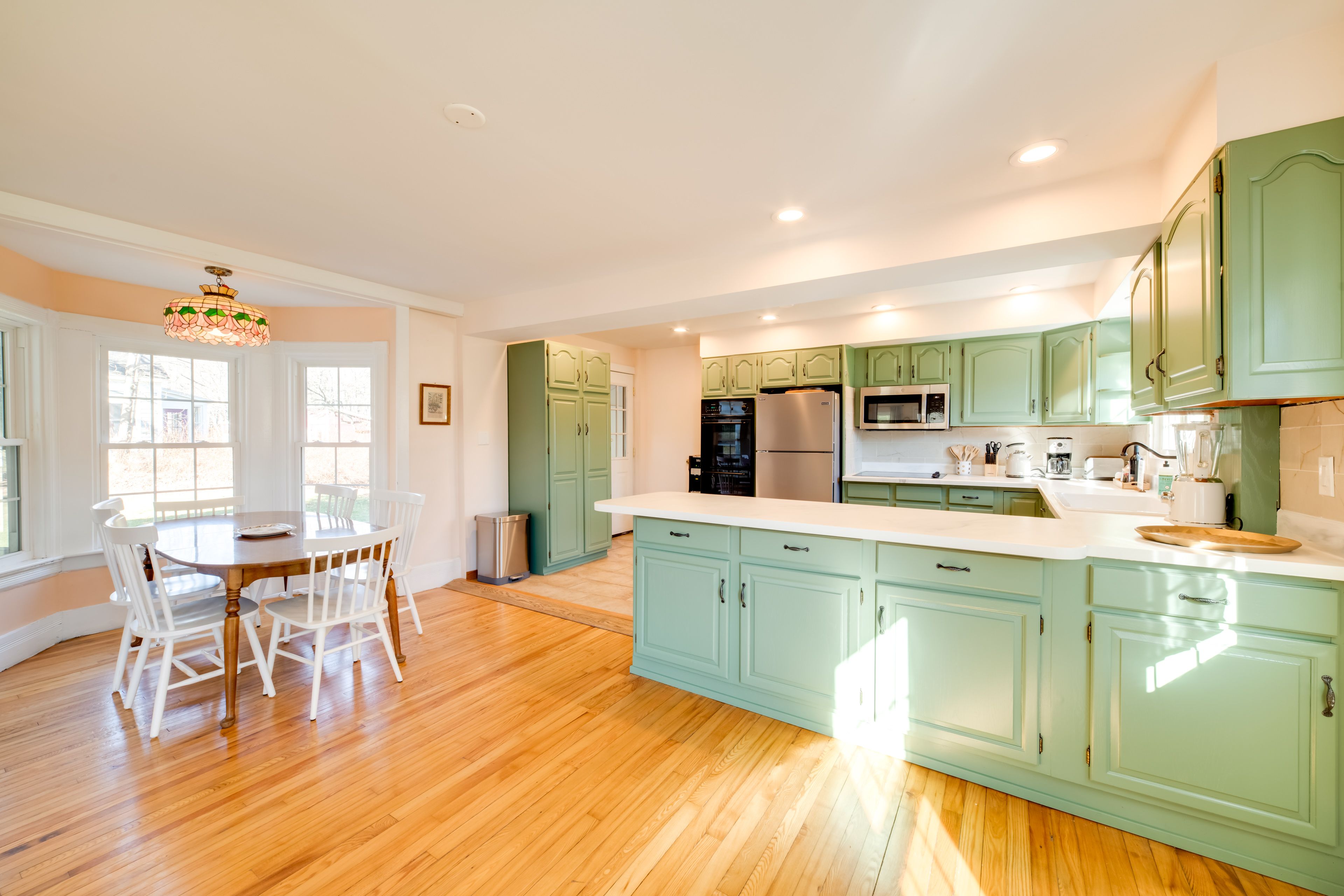 Dining Area & Kitchen