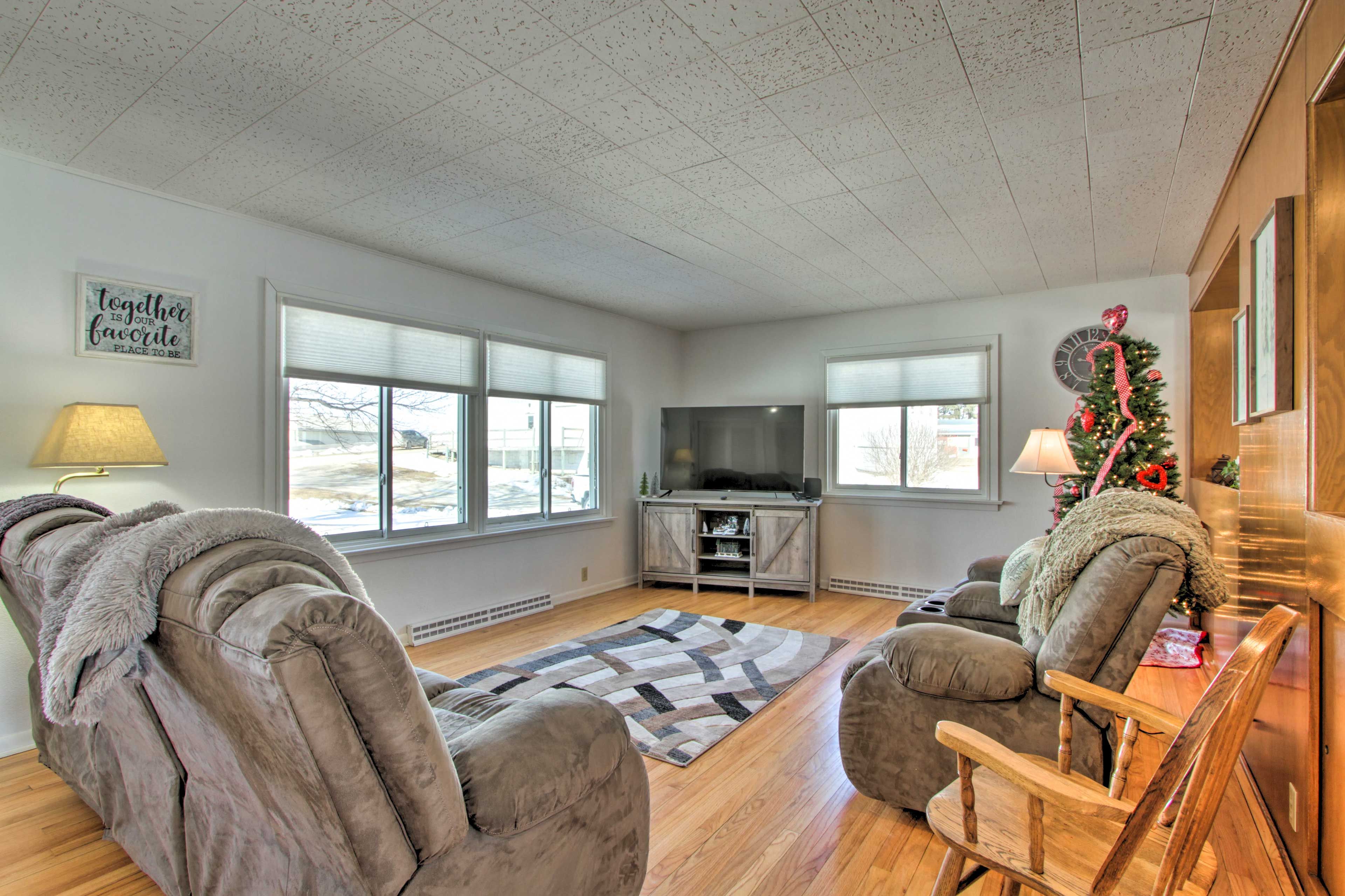 Postville Vacation Rental | 3BR | 2.5BA | Step-Free Access | 1,600 Sq Ft