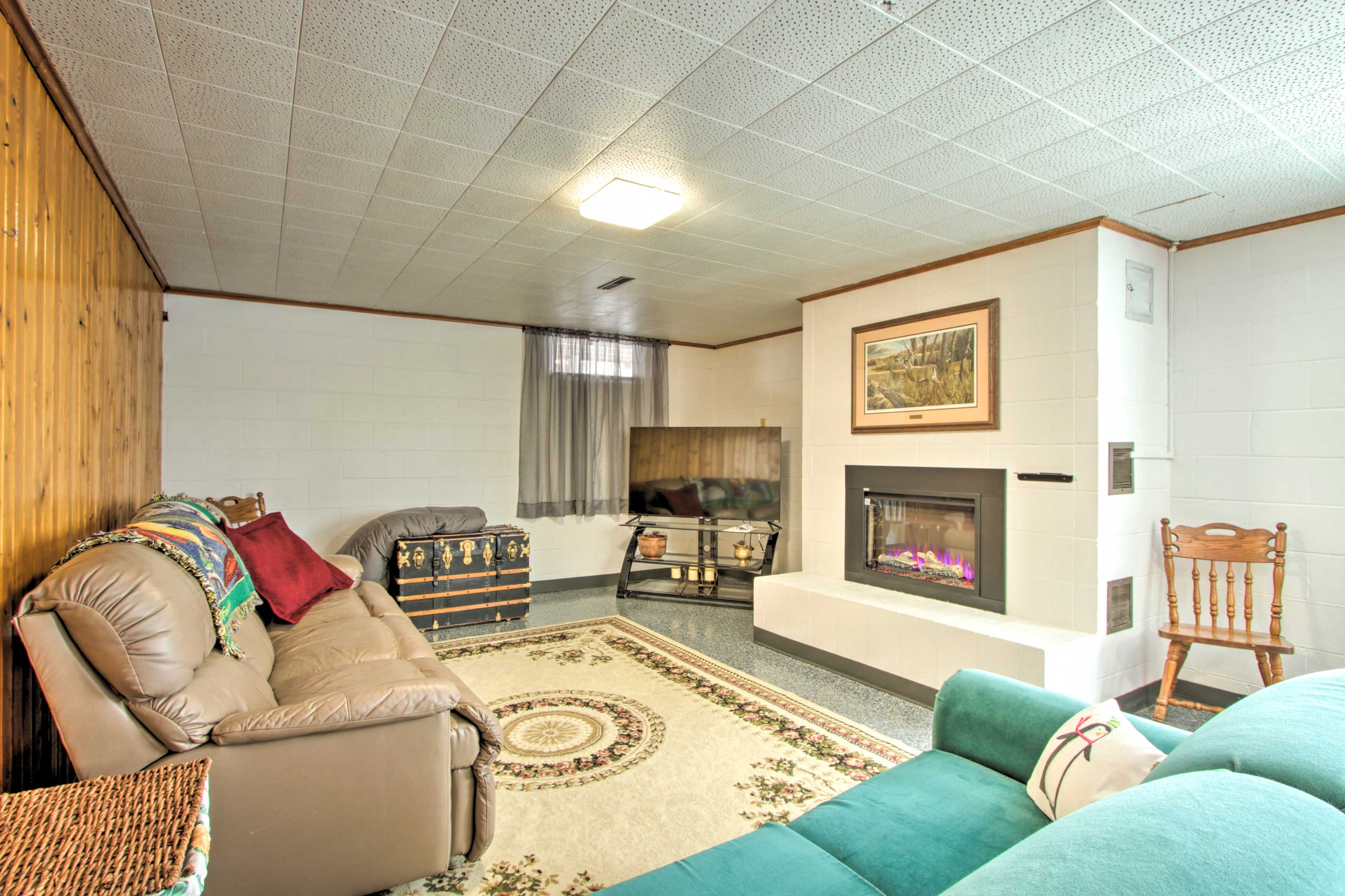 Family Room | Smart TV w/ Cable | Electric Fireplace