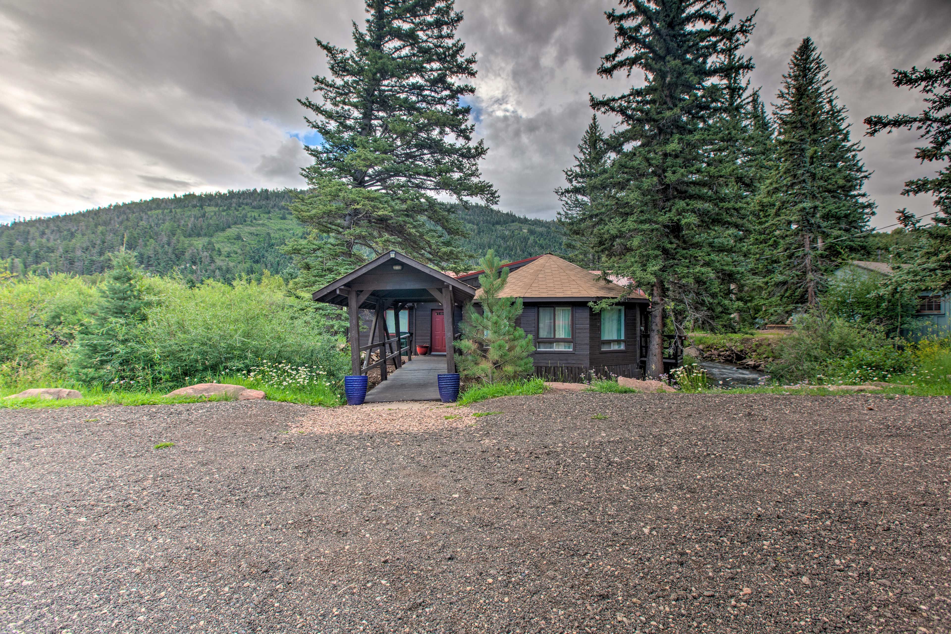 Parking | Driveway (4 Vehicles) | RV Parking Available