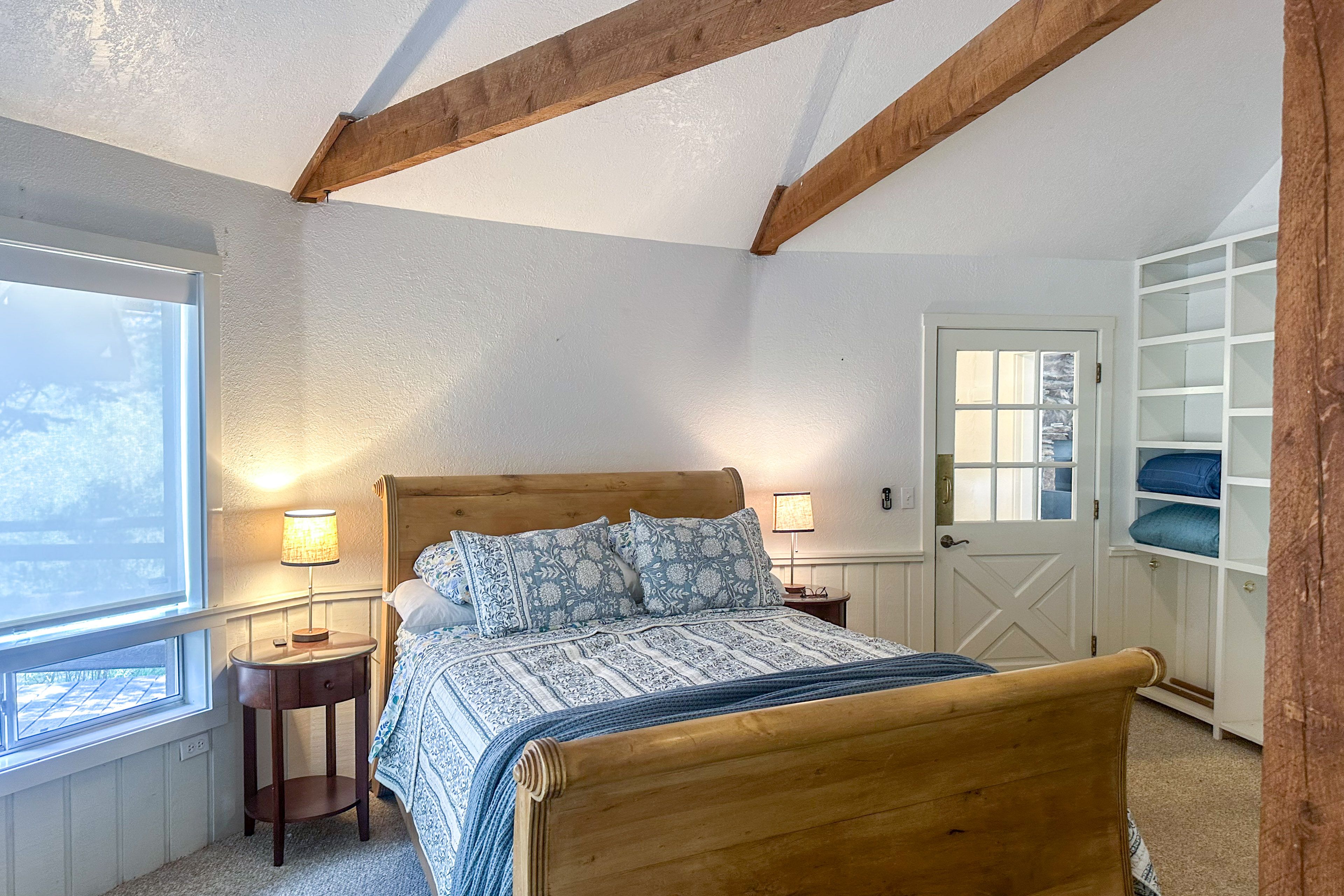 Bedroom 1 | Queen Bed