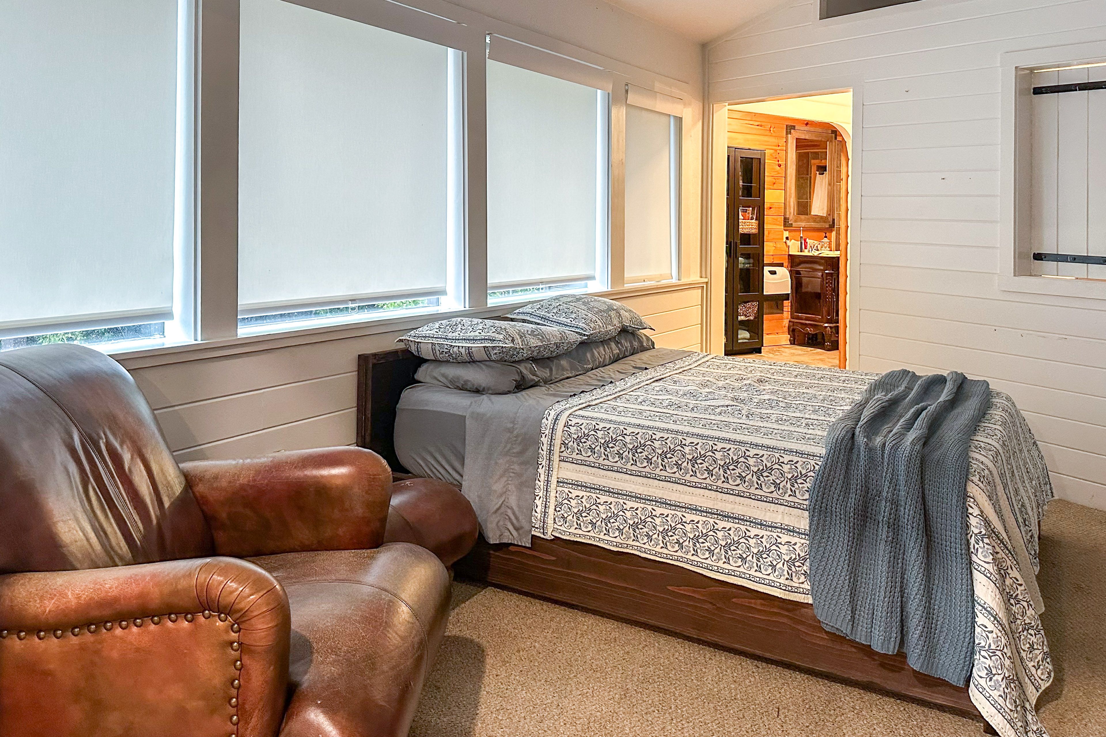 Bedroom 2 | Queen Bed