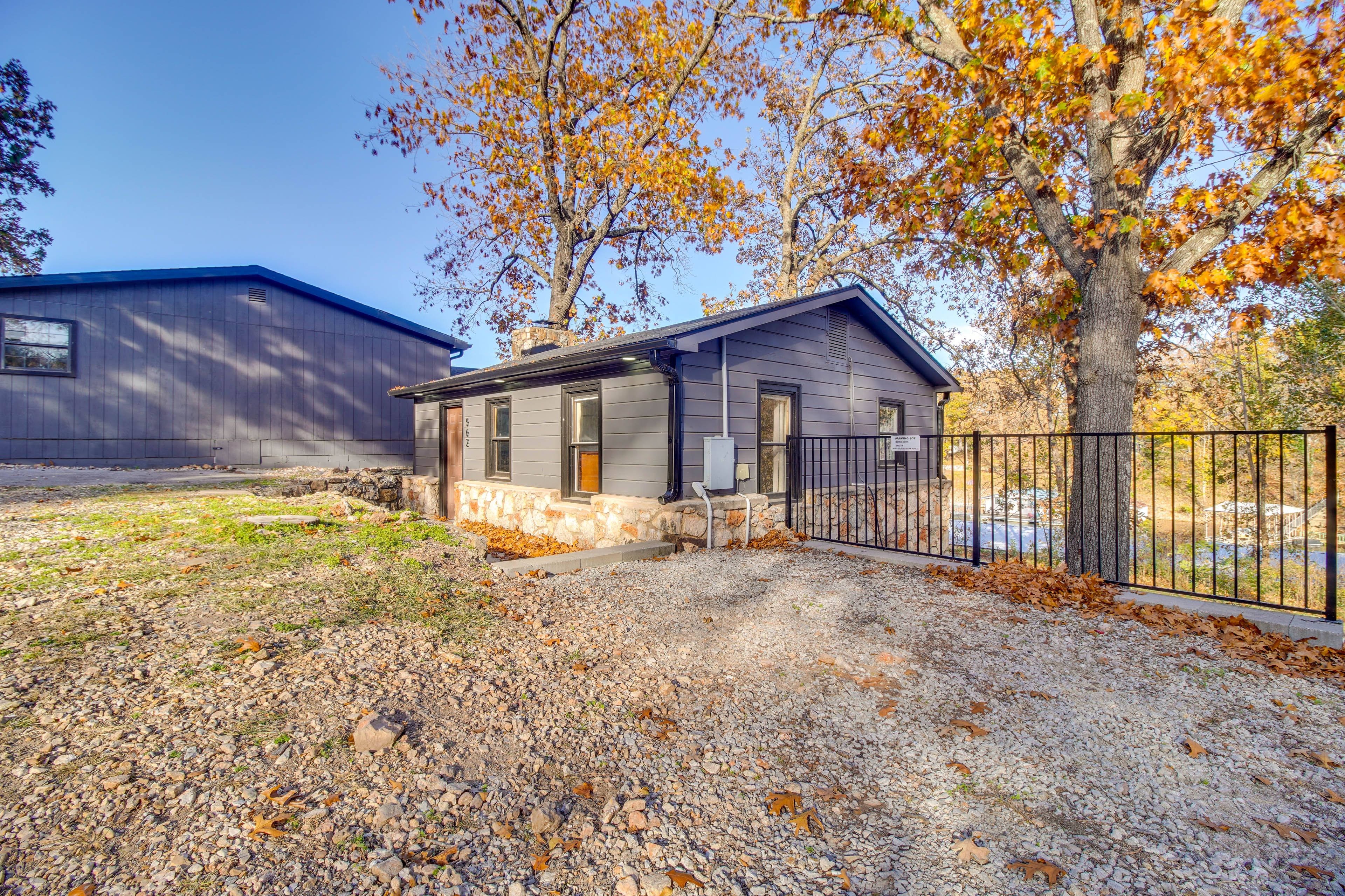 Parking | Driveway (2 Vehicles) | Street Parking | Trailer Parking