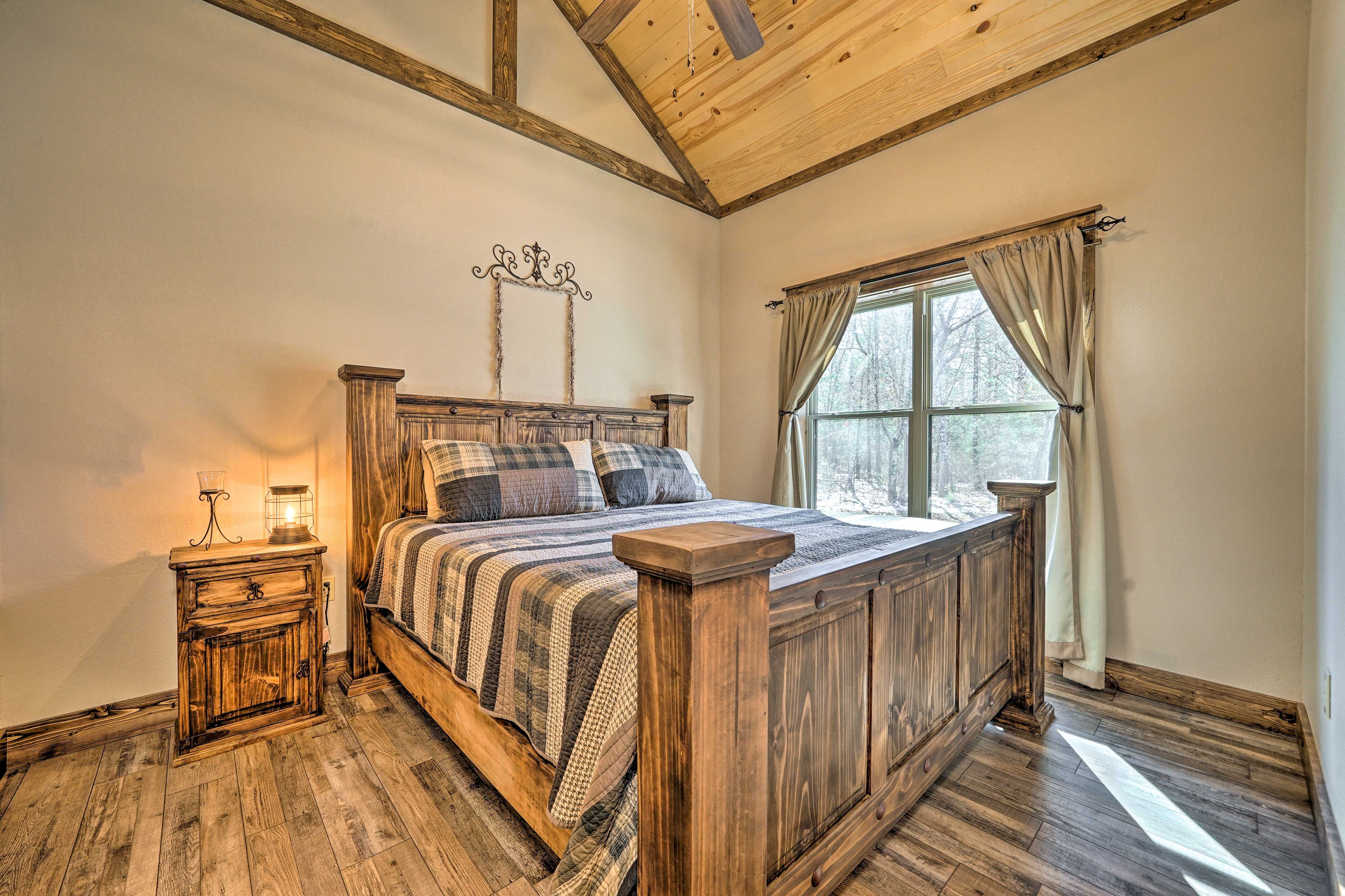 Bedroom 2 | King Bed