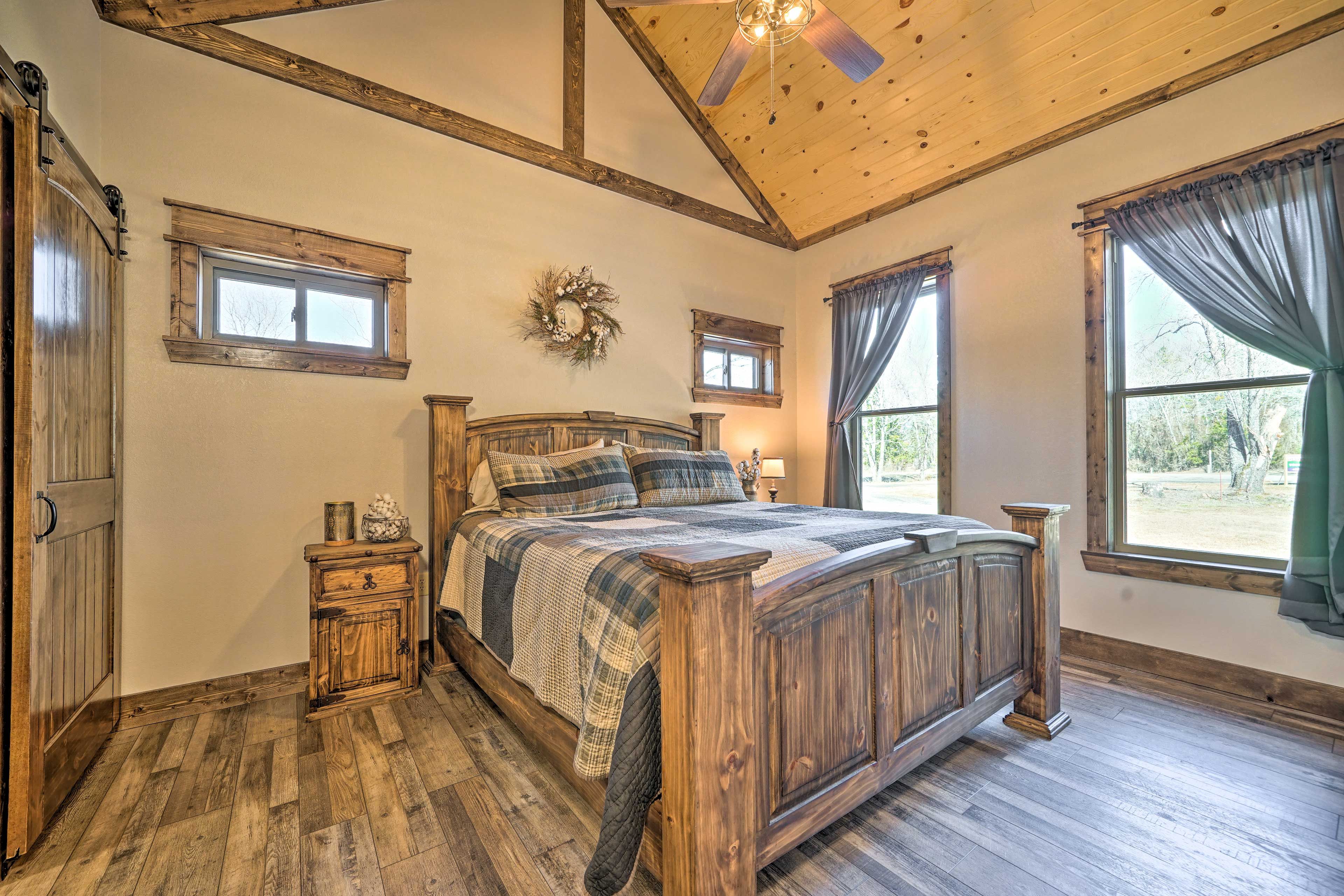 Bedroom 1 | King Bed