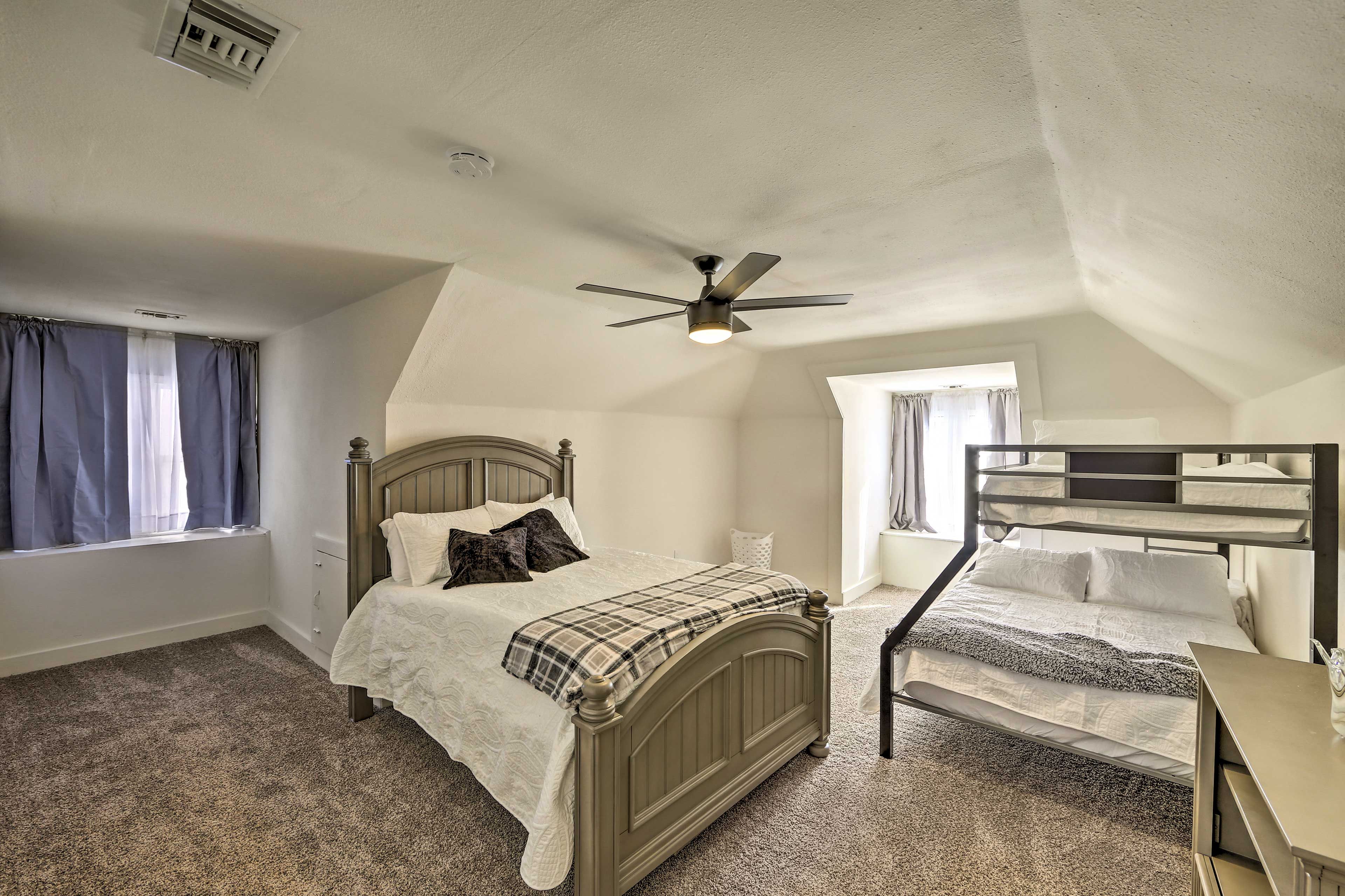 Bedroom 3 | Full Bed | Twin/Full Bunk Bed