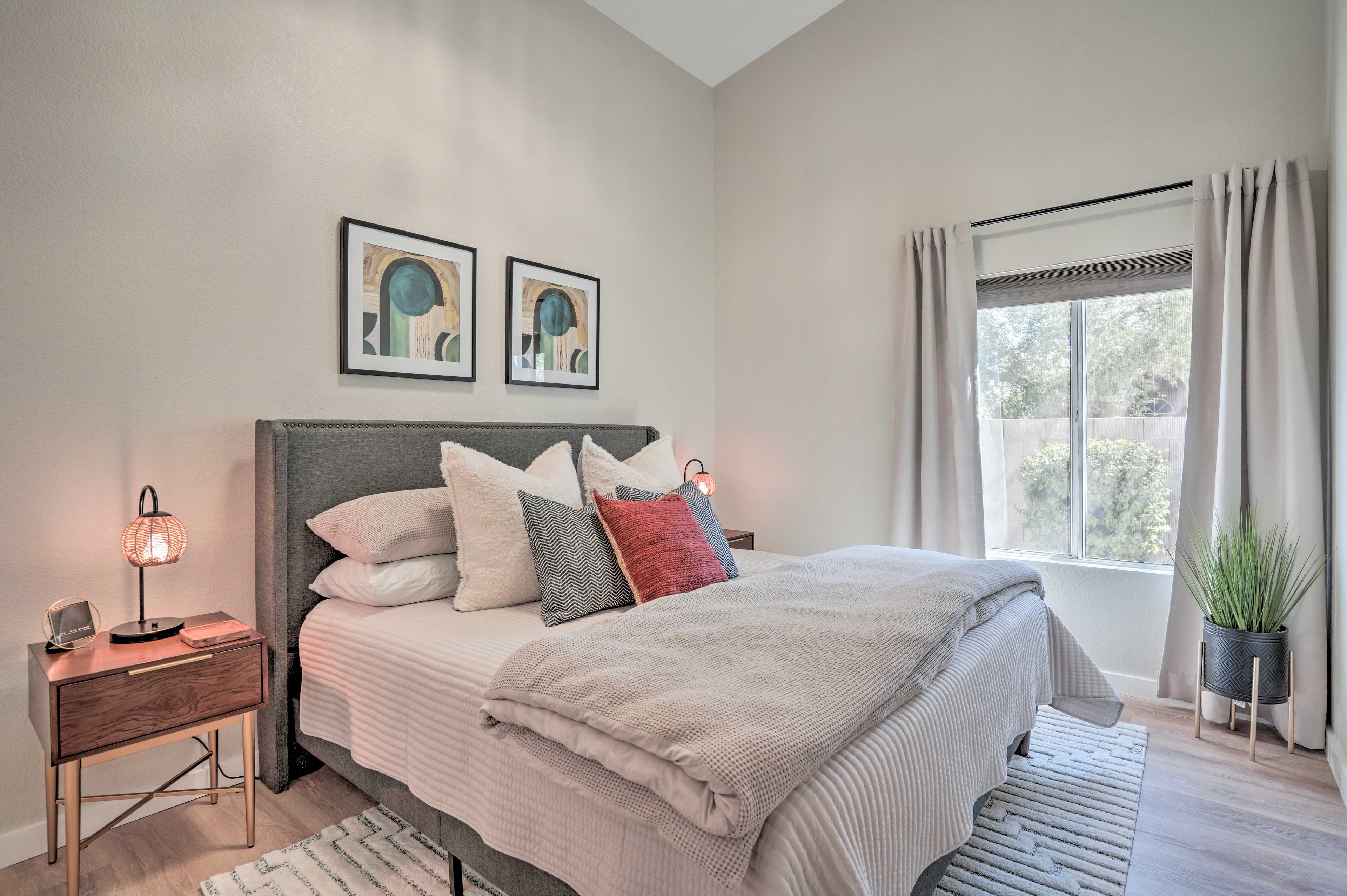 Bedroom 2 | King Bed