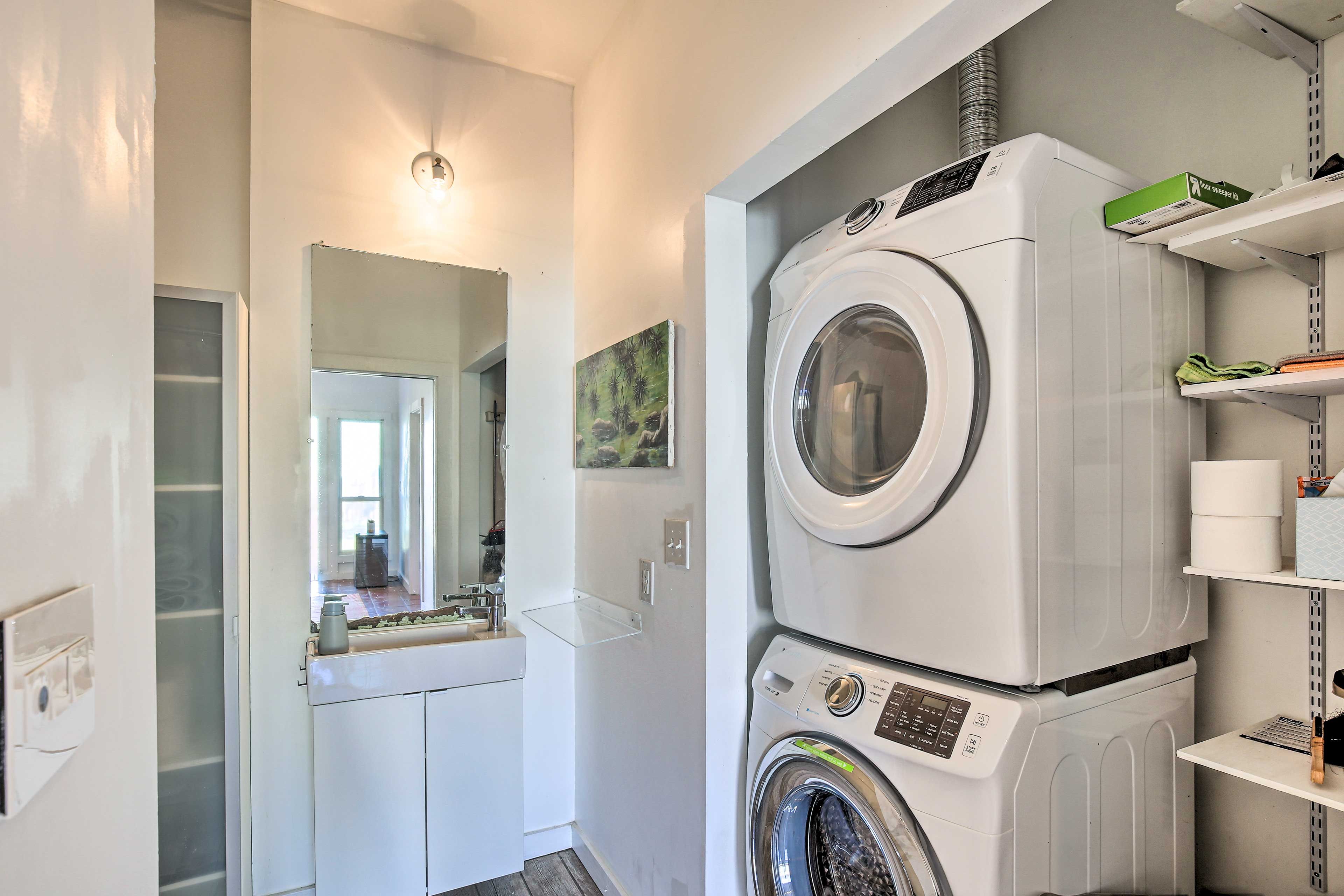 Full Bathroom | Laundry Area