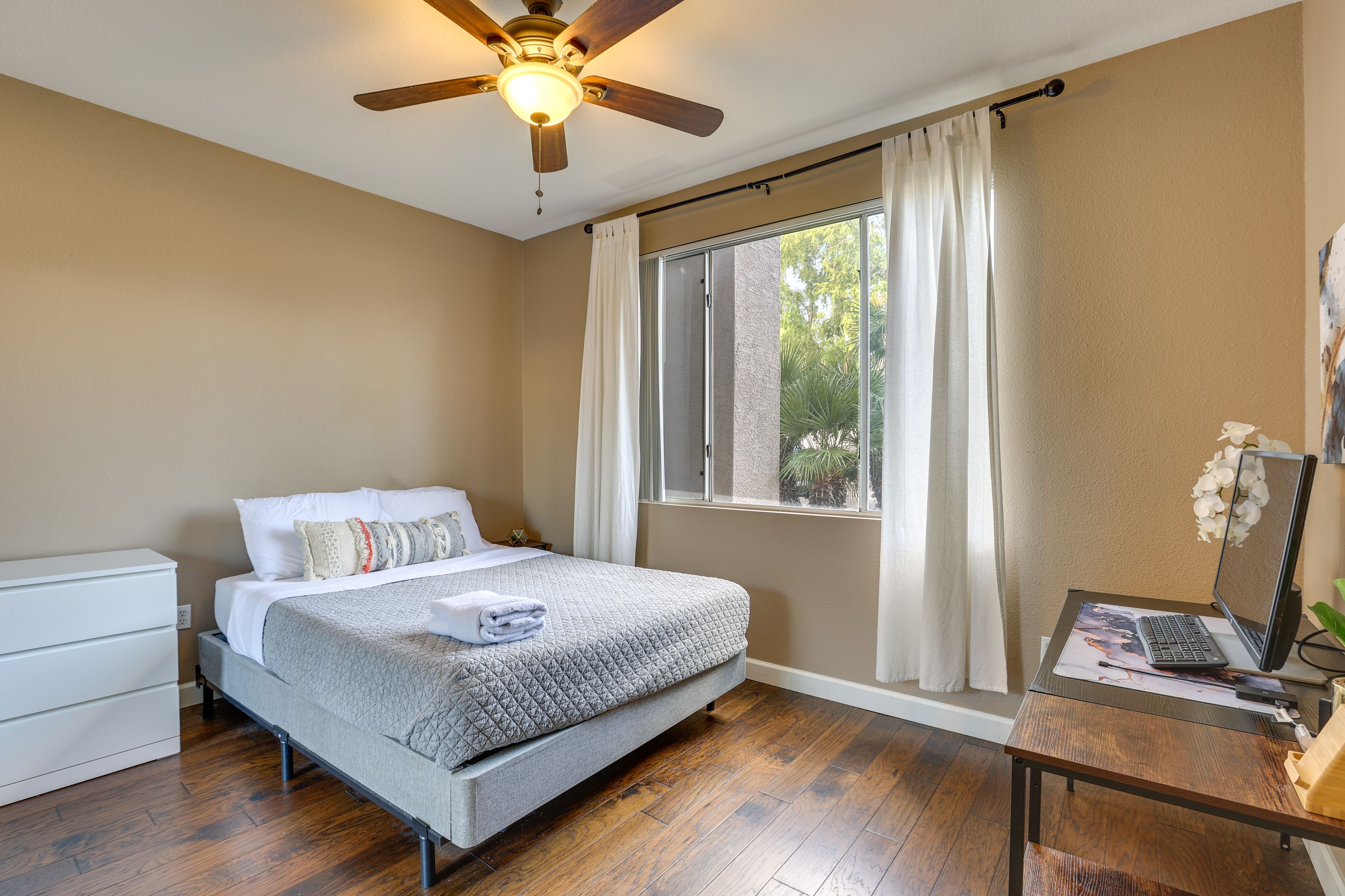 Bedroom 2 | Queen Bed | Desk Workspace | Monitor & Keyboard