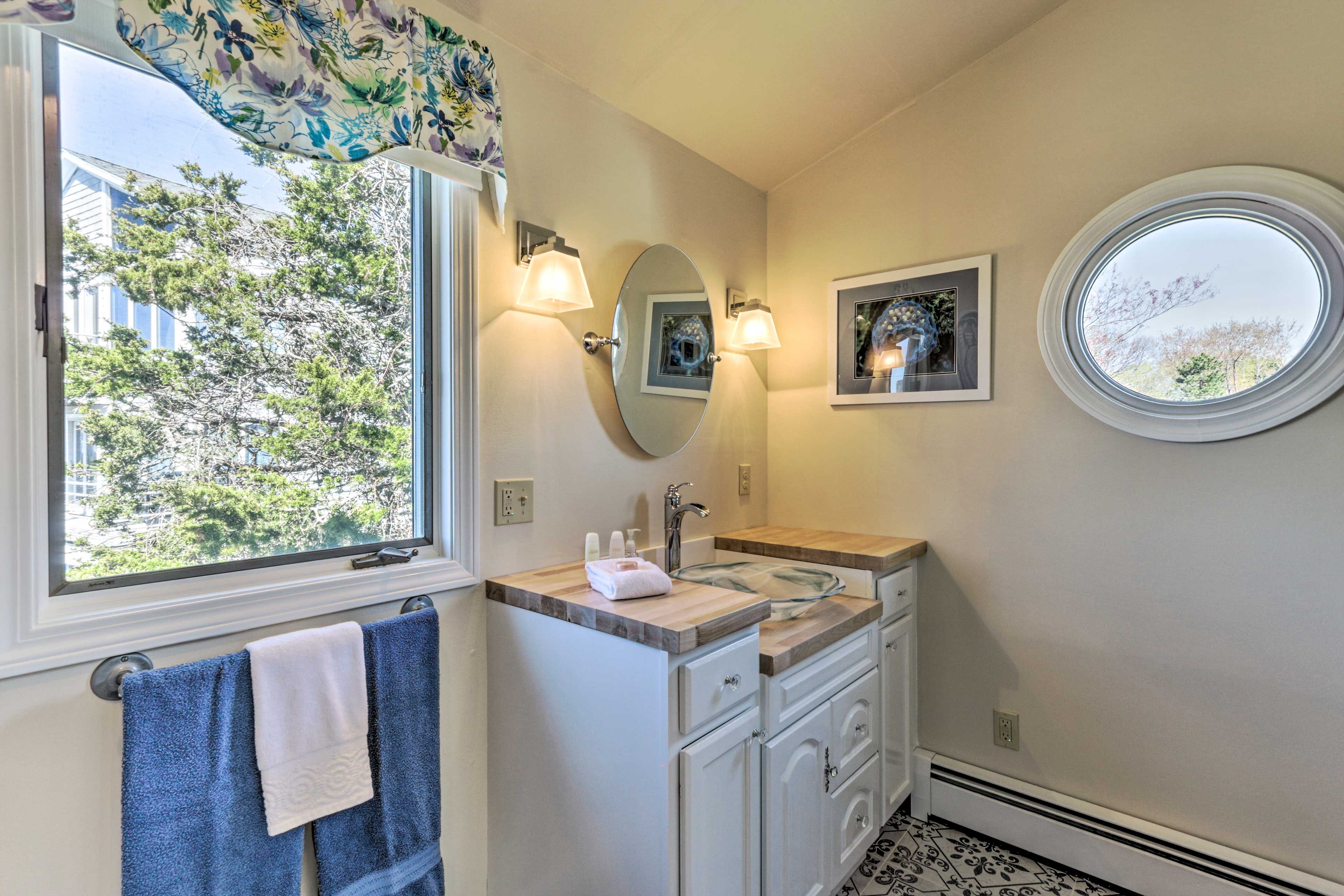 Full Bathroom