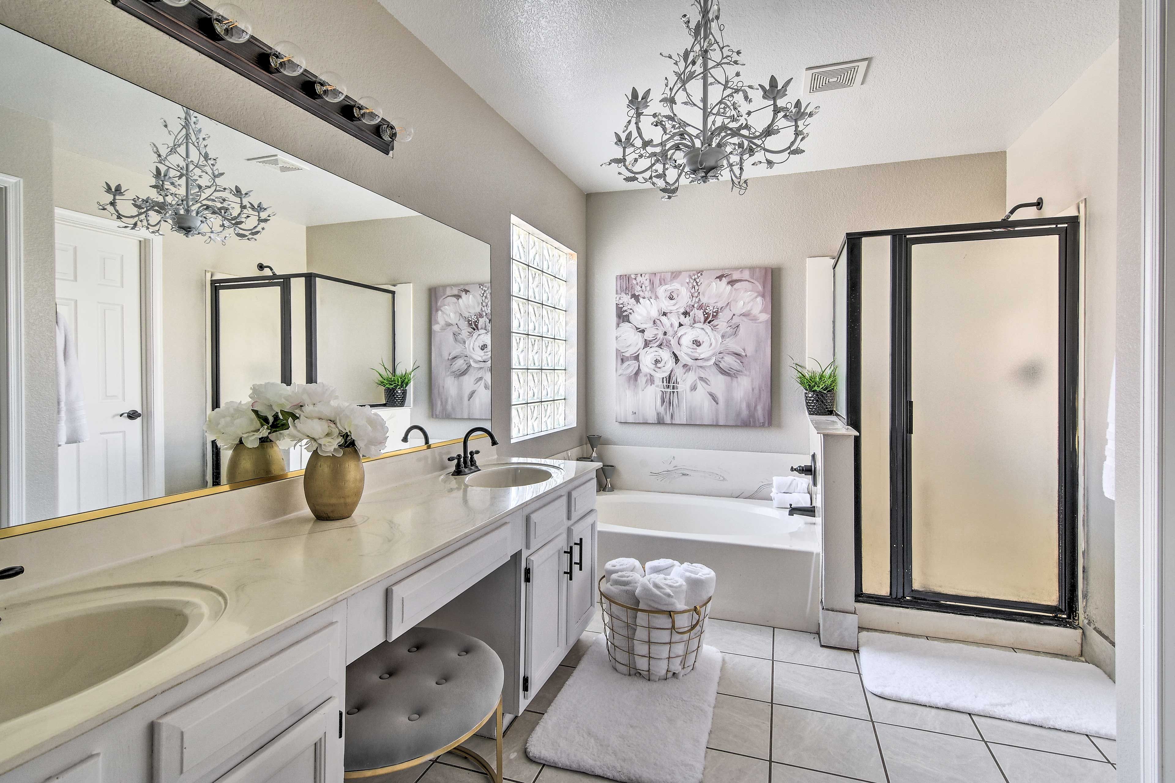 En-Suite Bathroom | Towels Provided | Complimentary Toiletries