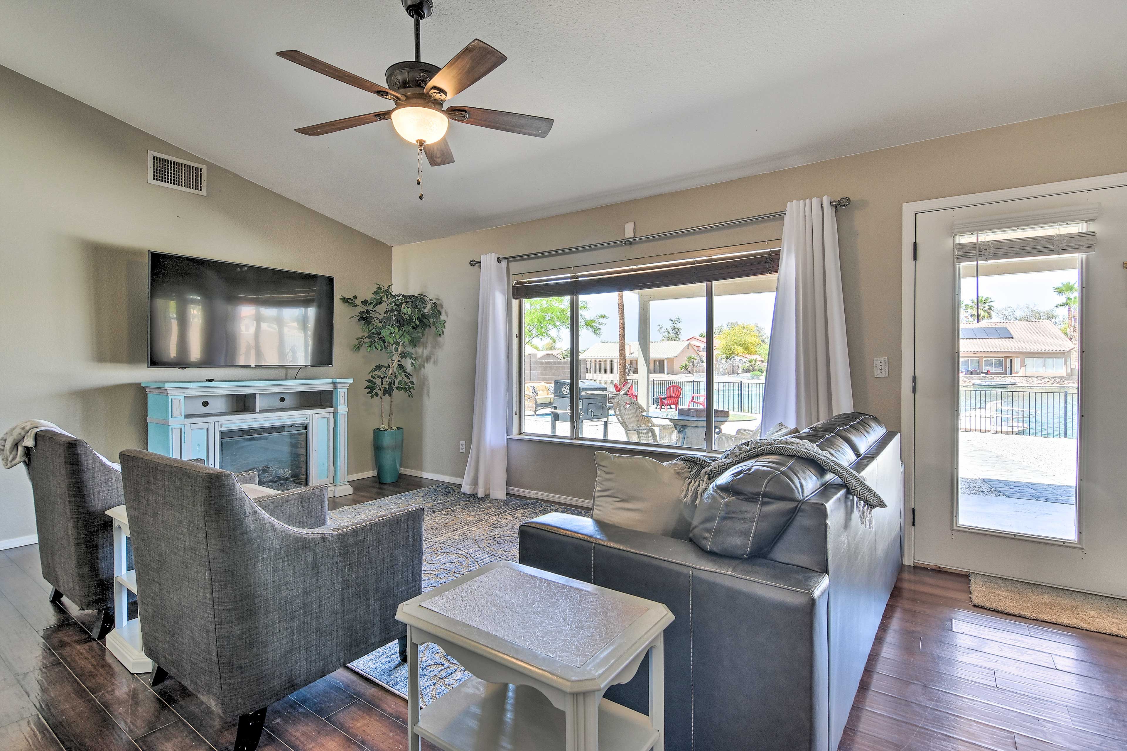 Living Room | Electric Fireplace