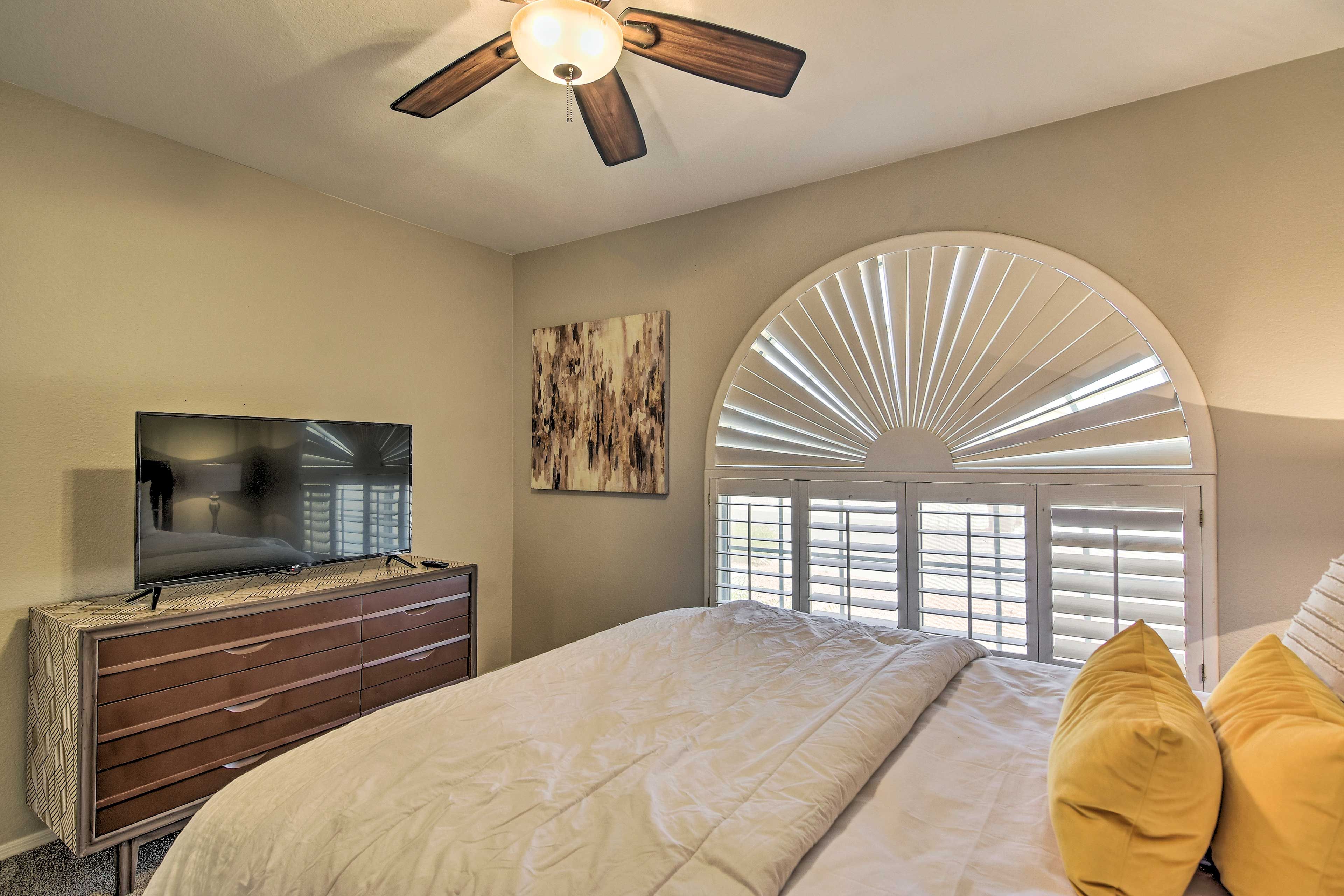 Bedroom 2 | Smart TV | Cable