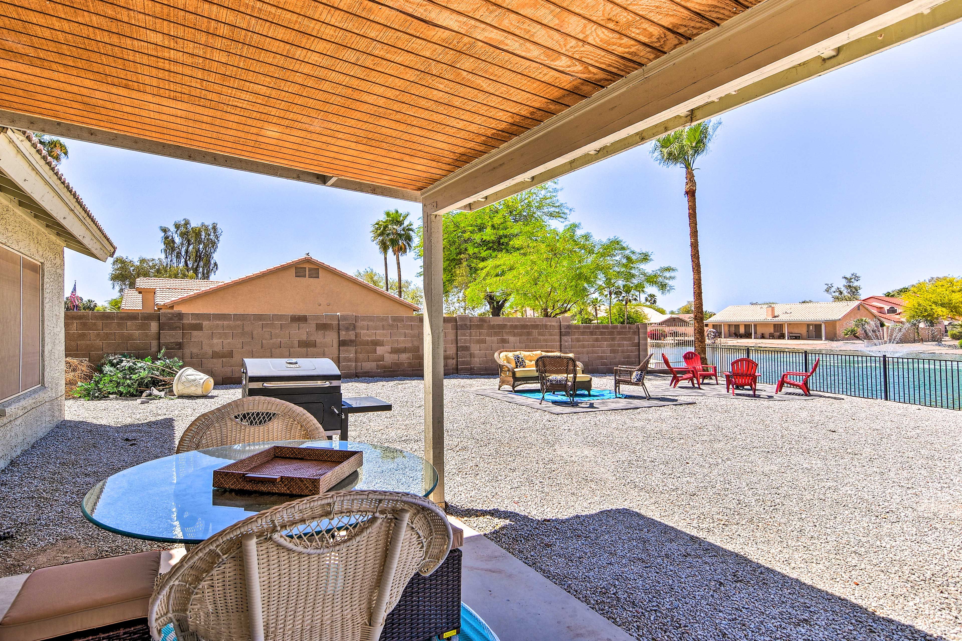 Covered Patio | Charcoal Grill