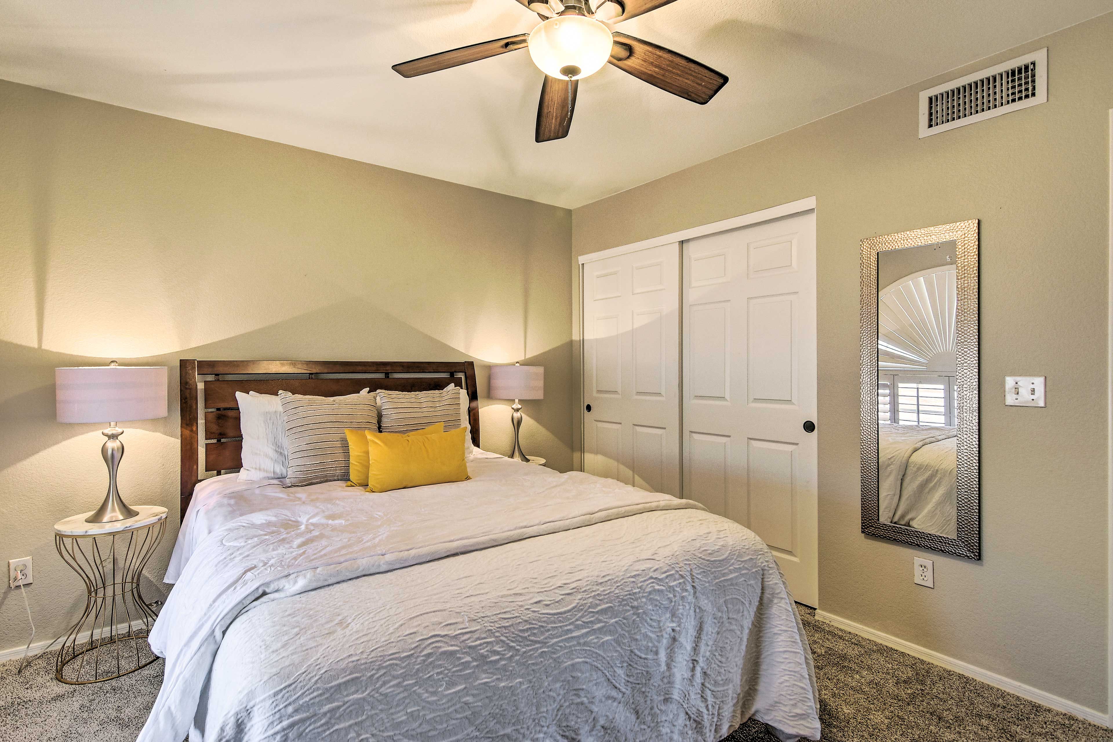Bedroom 2 | Queen Bed