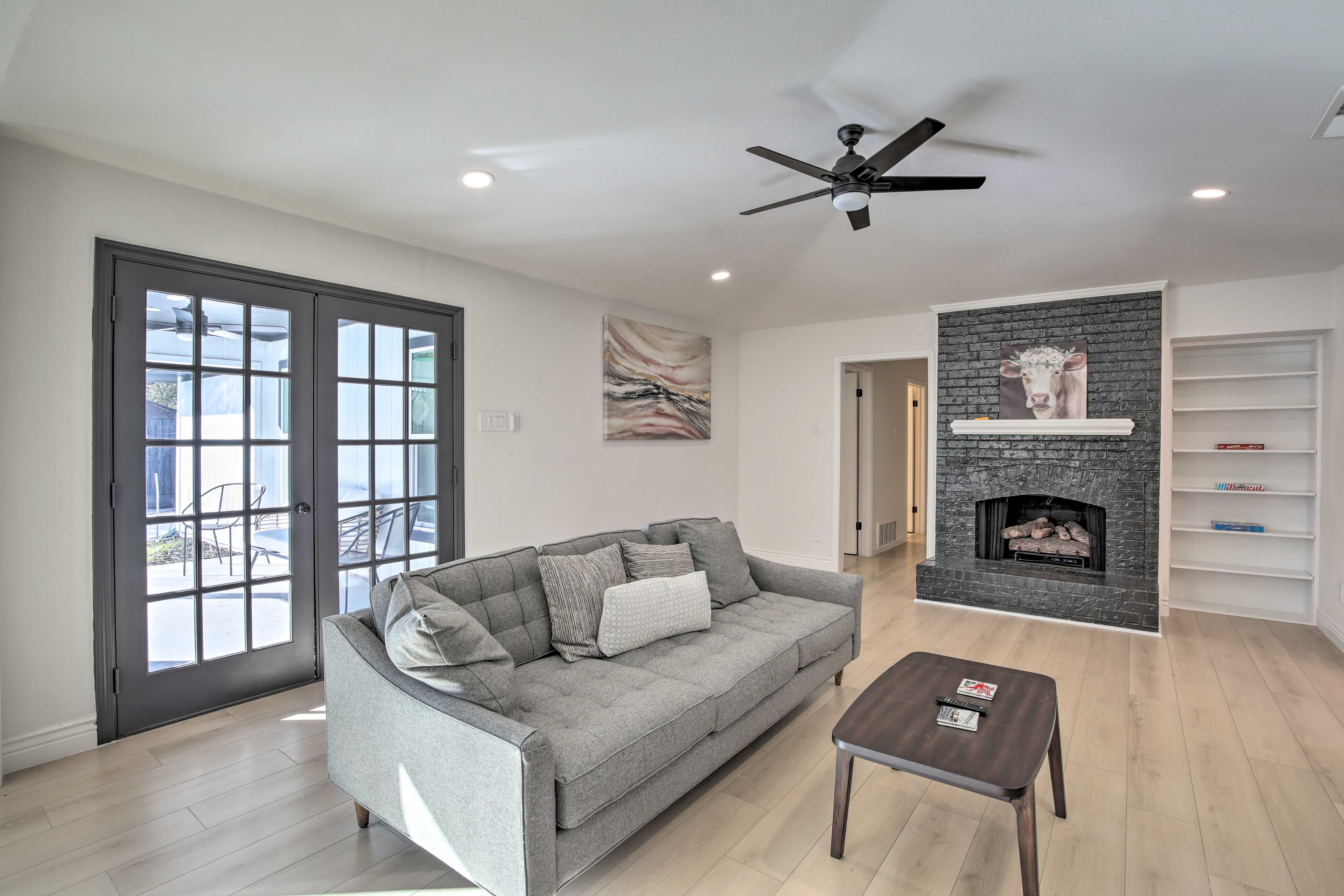 Living Room | Free WiFi