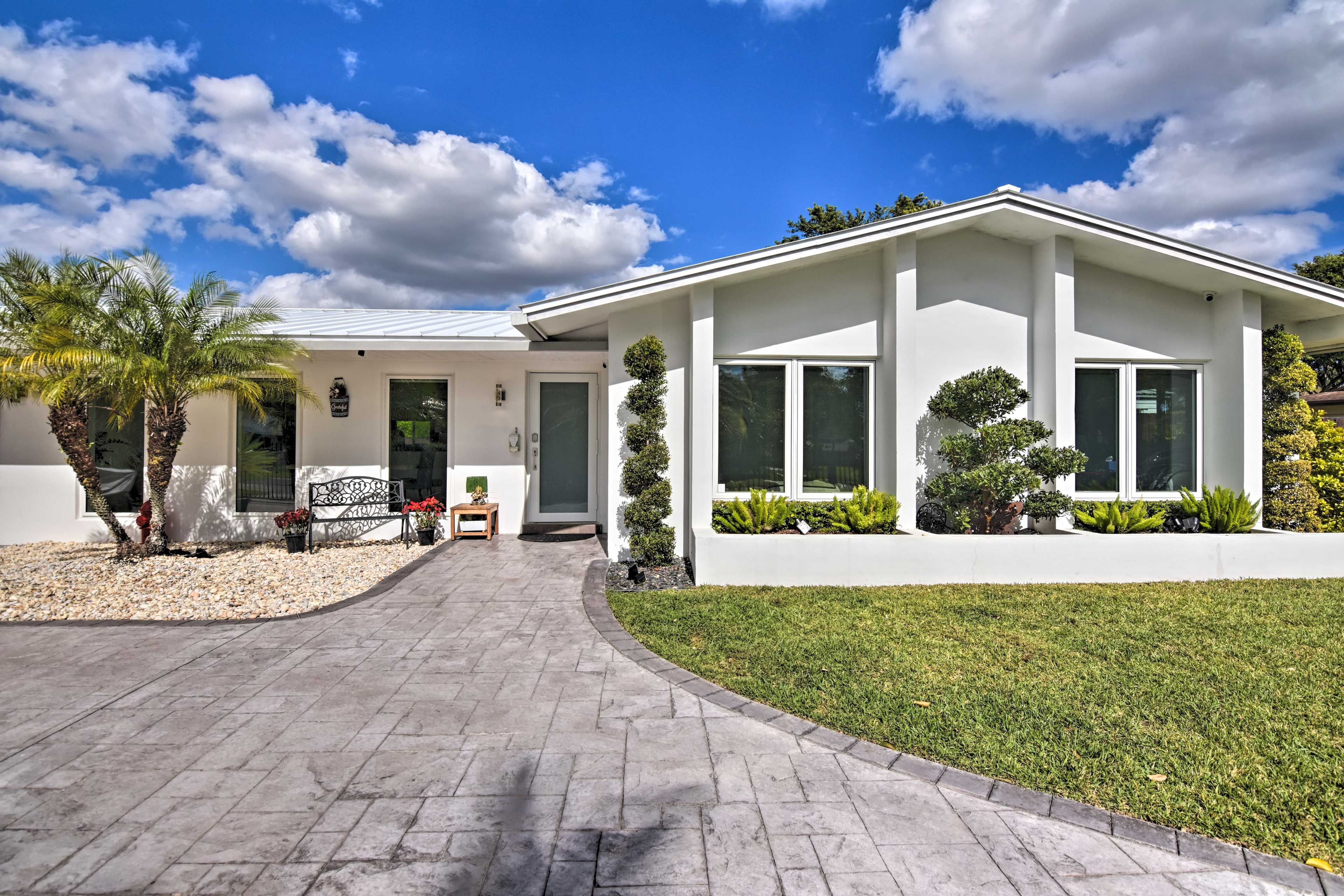 Miami Vacation Rental | 5BR | 3BA | Step-Free Access | 3,200 Sq Ft