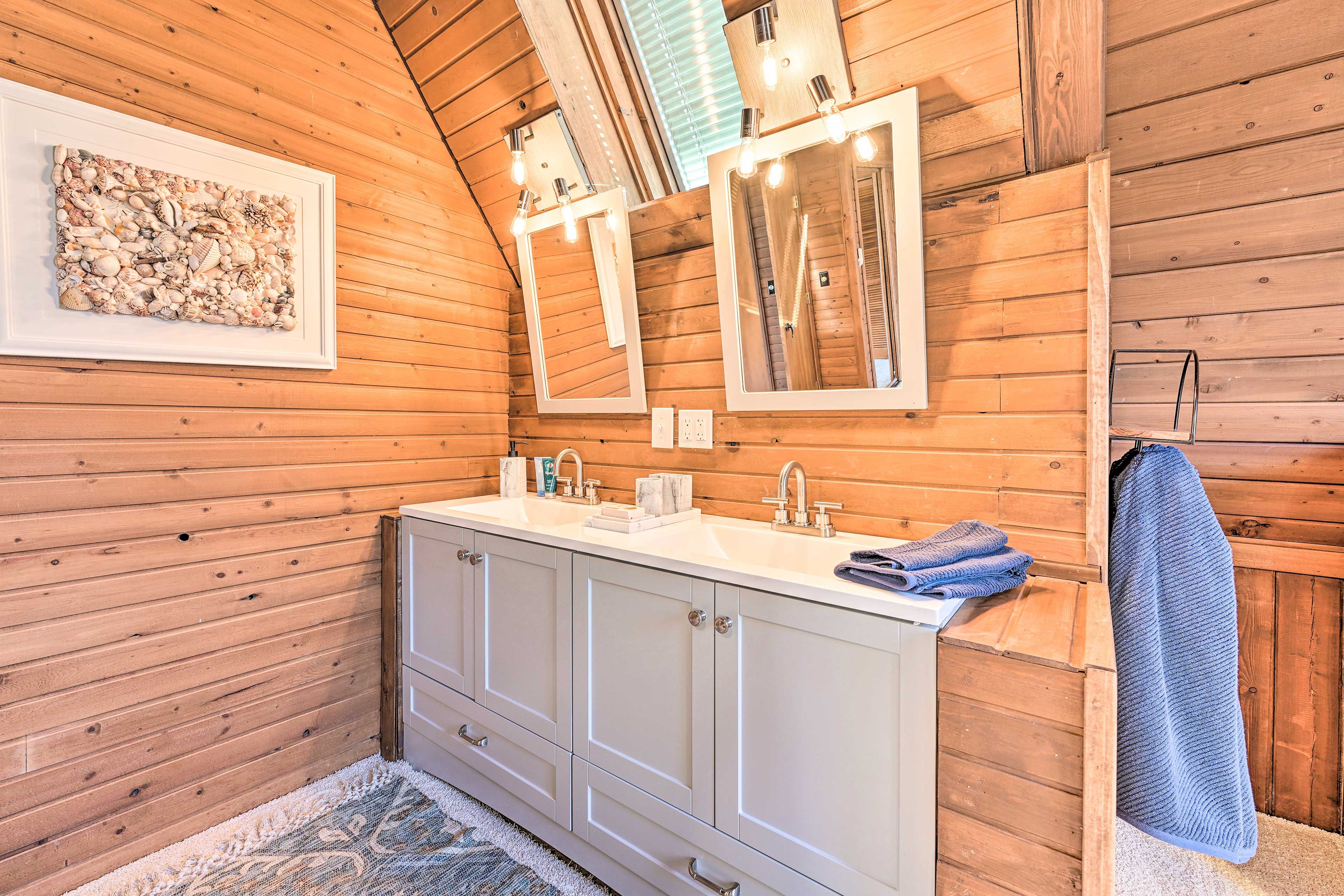 Bedroom 2 | Double Vanity