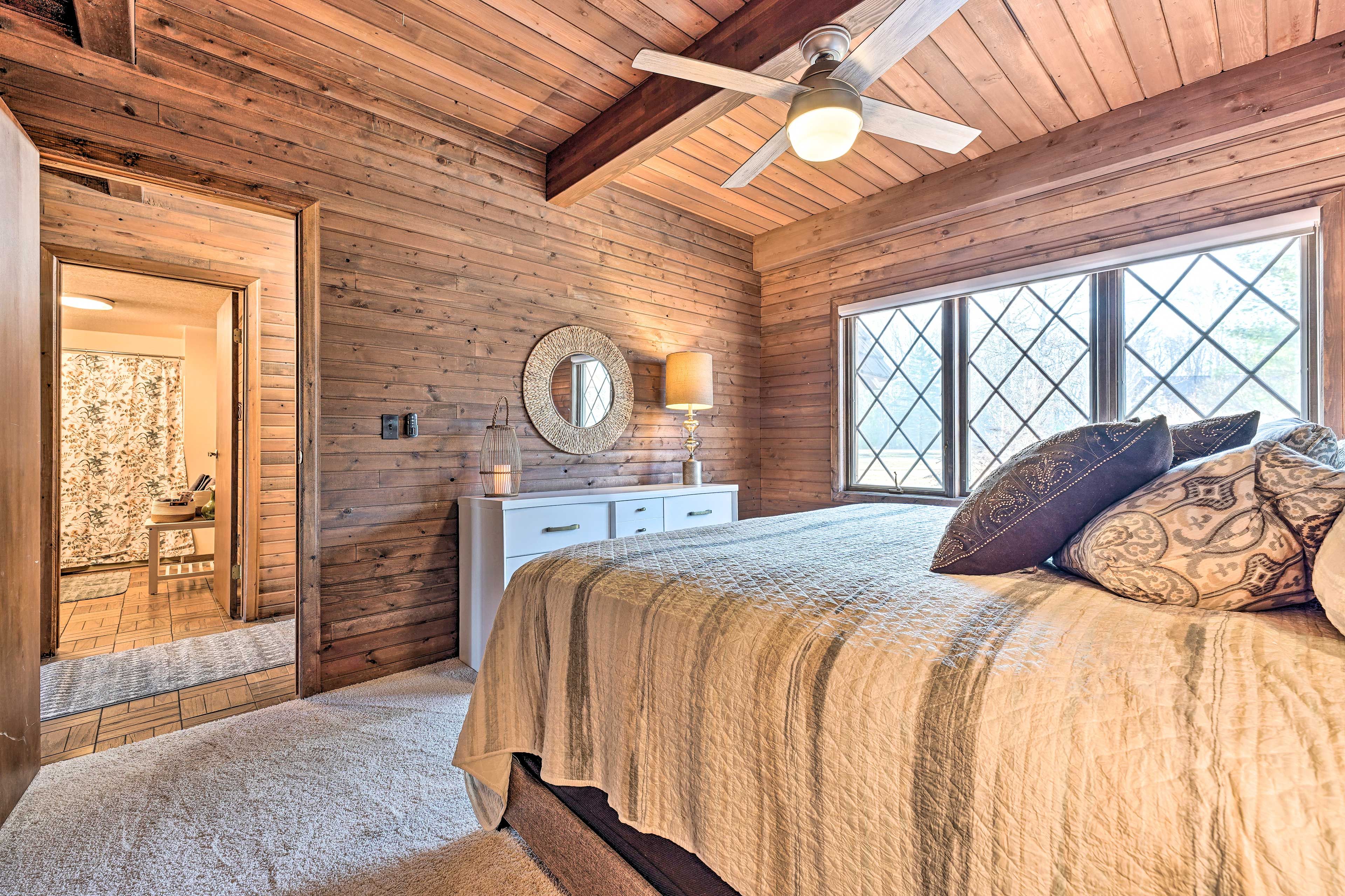 Bedroom 1 | Main Level | King Bed
