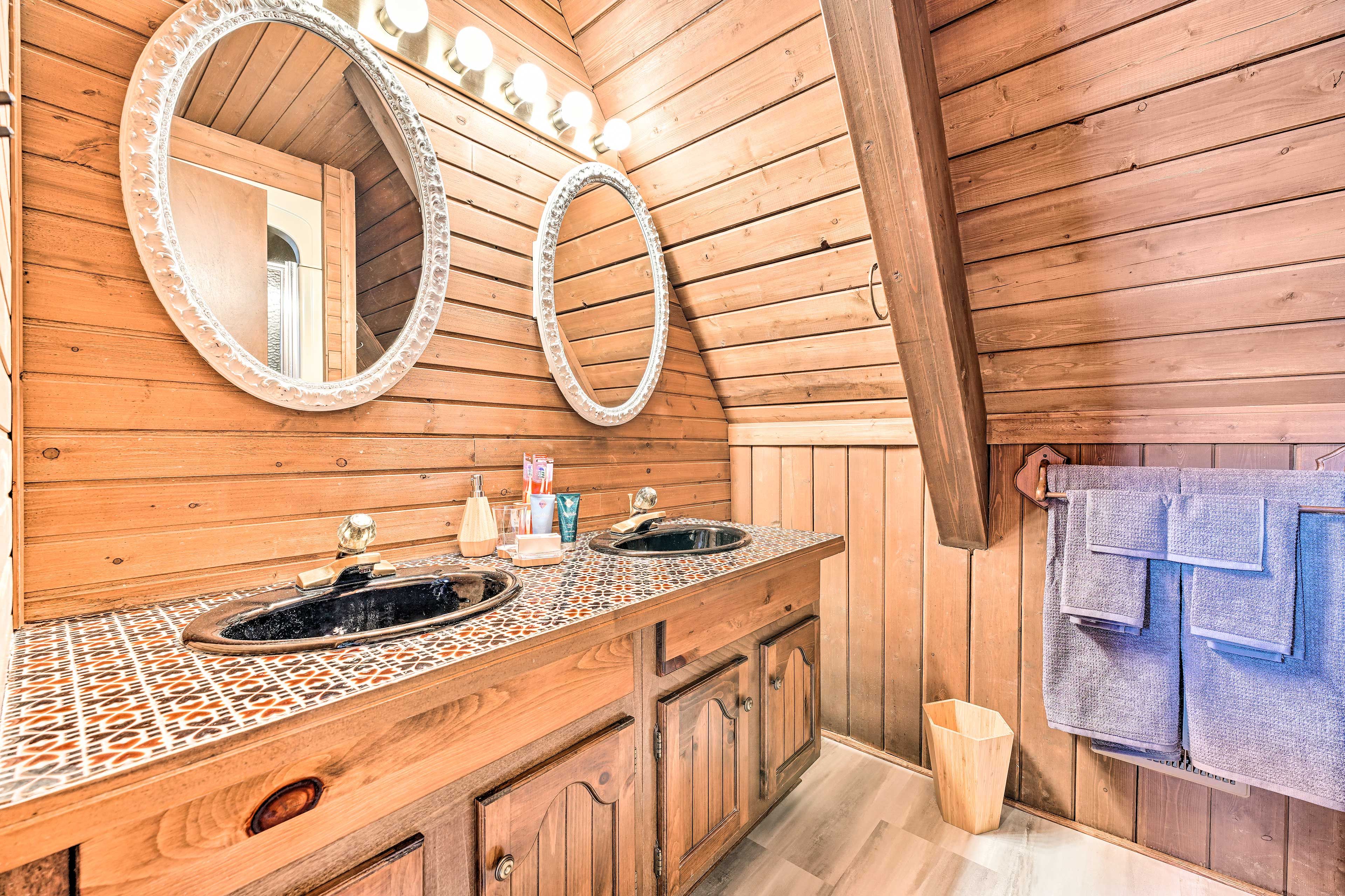 Full Bathroom | Hair Dryer