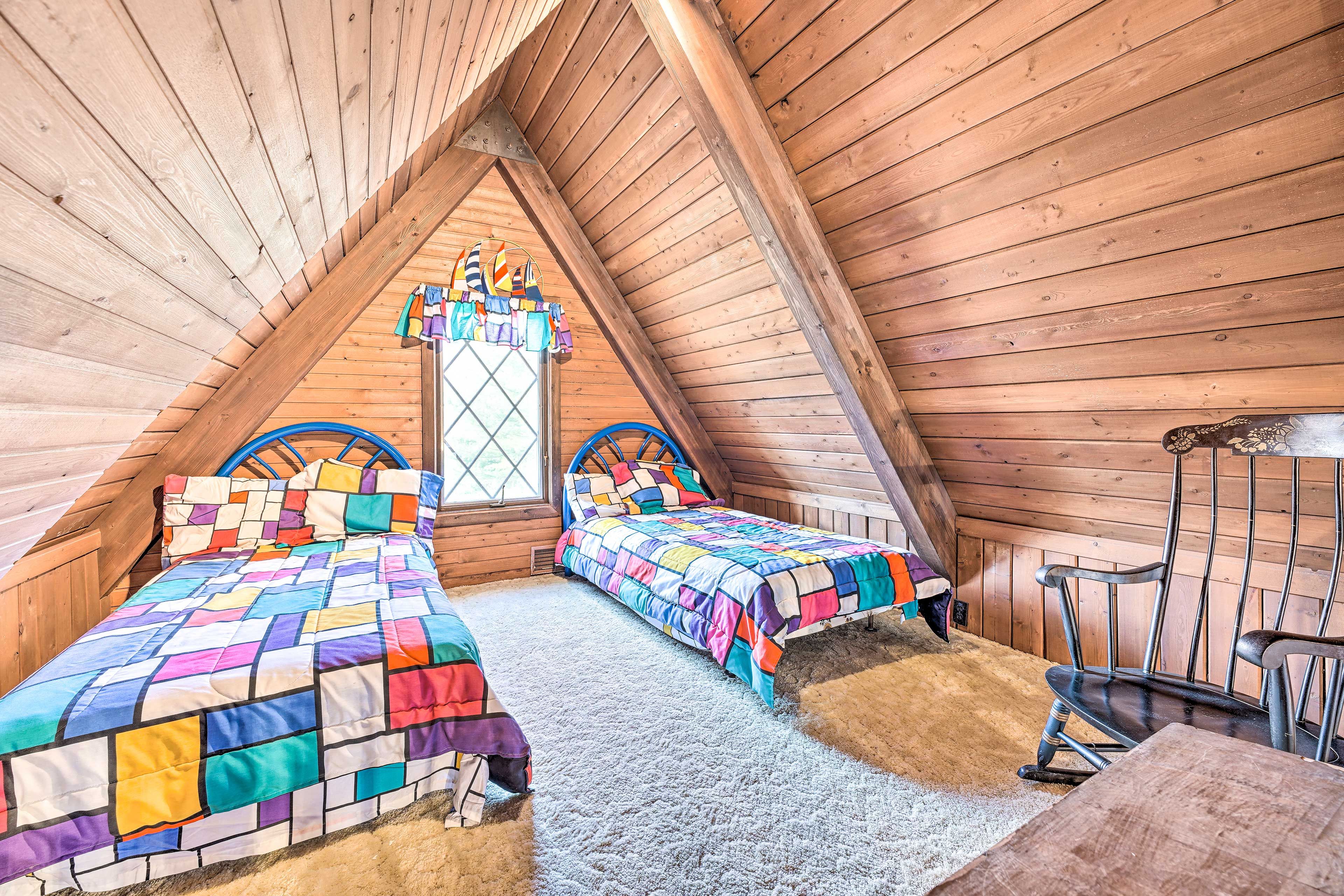 Loft | 3rd Level | 2 Twin Beds