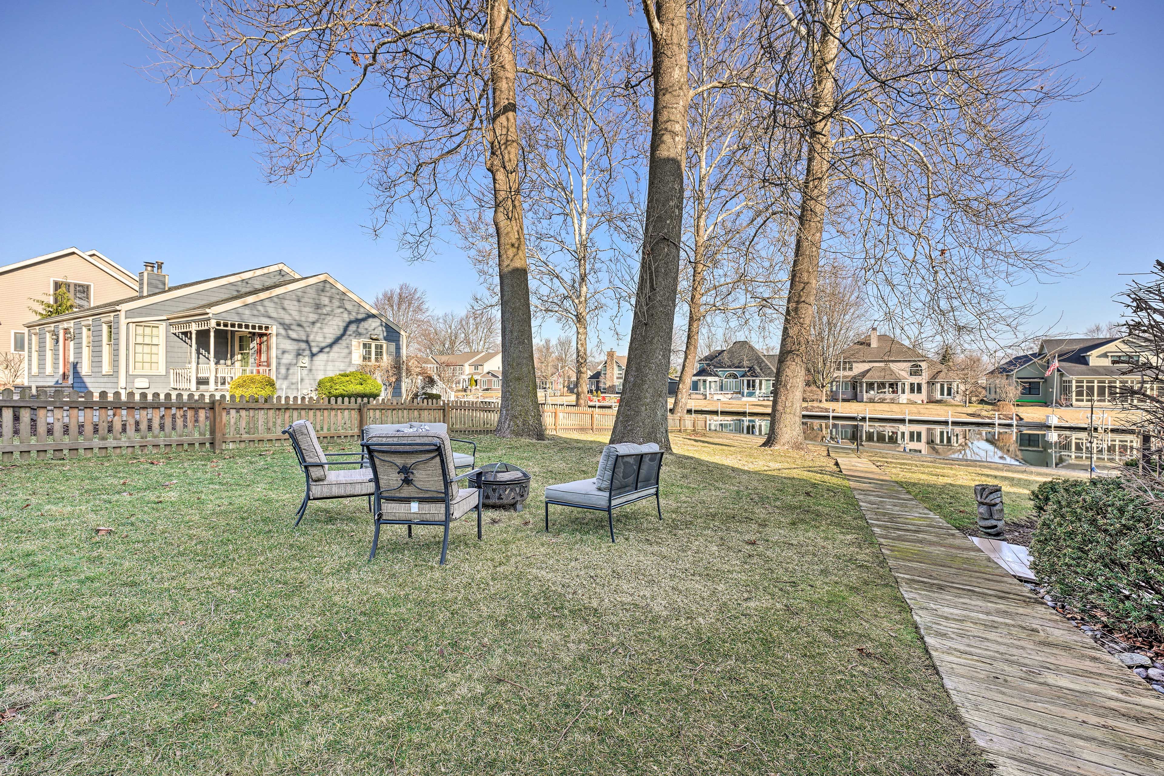 Yard | Fire Pit