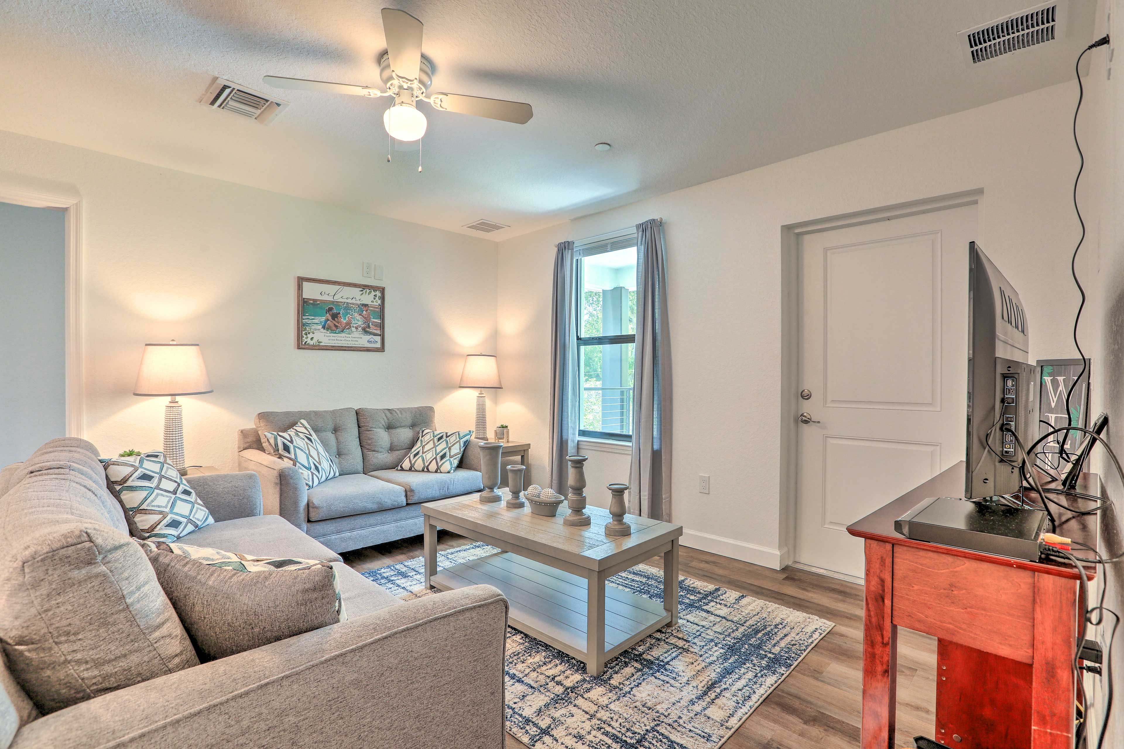 Living Room | Smart TV | Central A/C