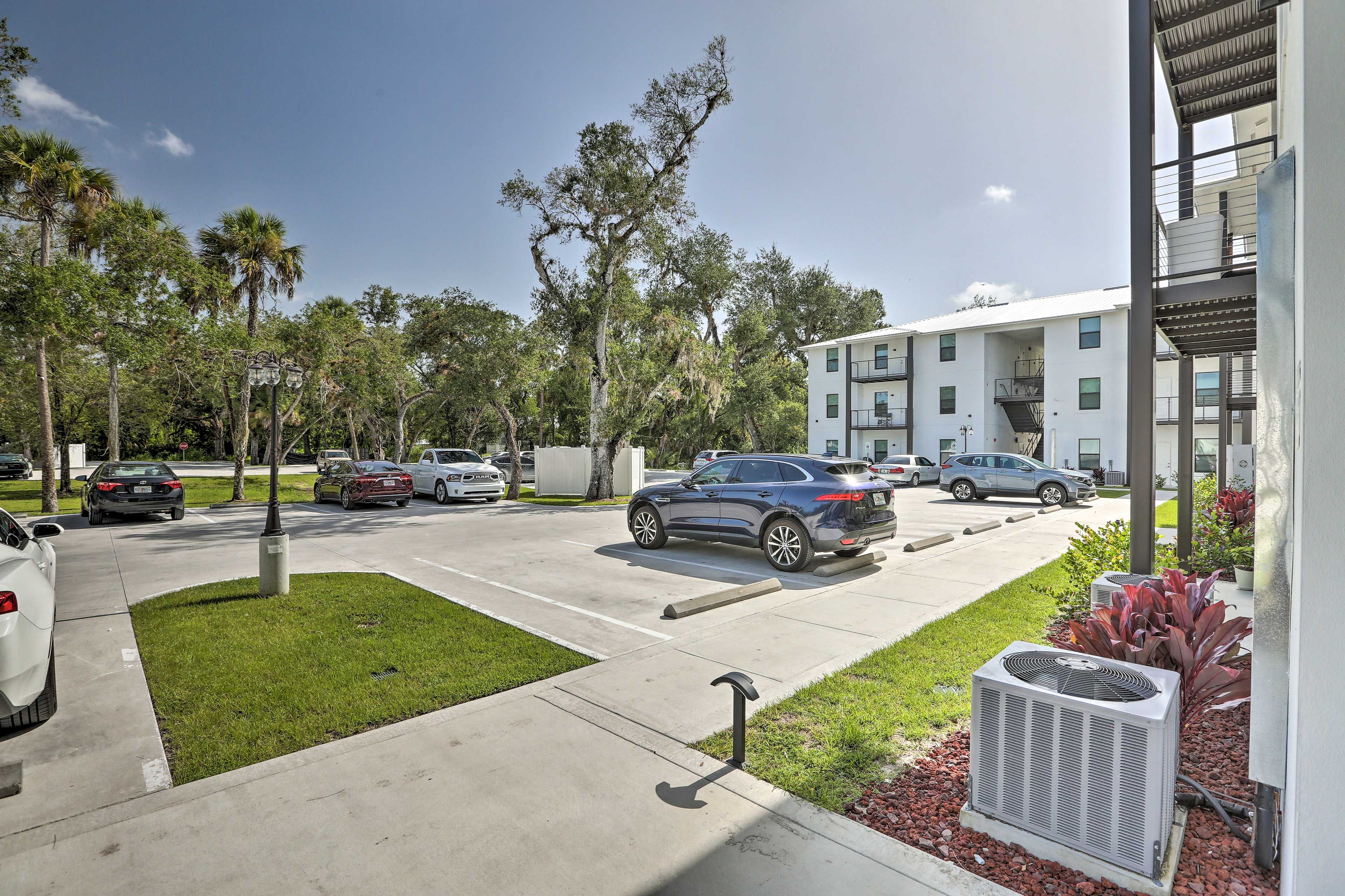 Parking Lot (2 Vehicles)