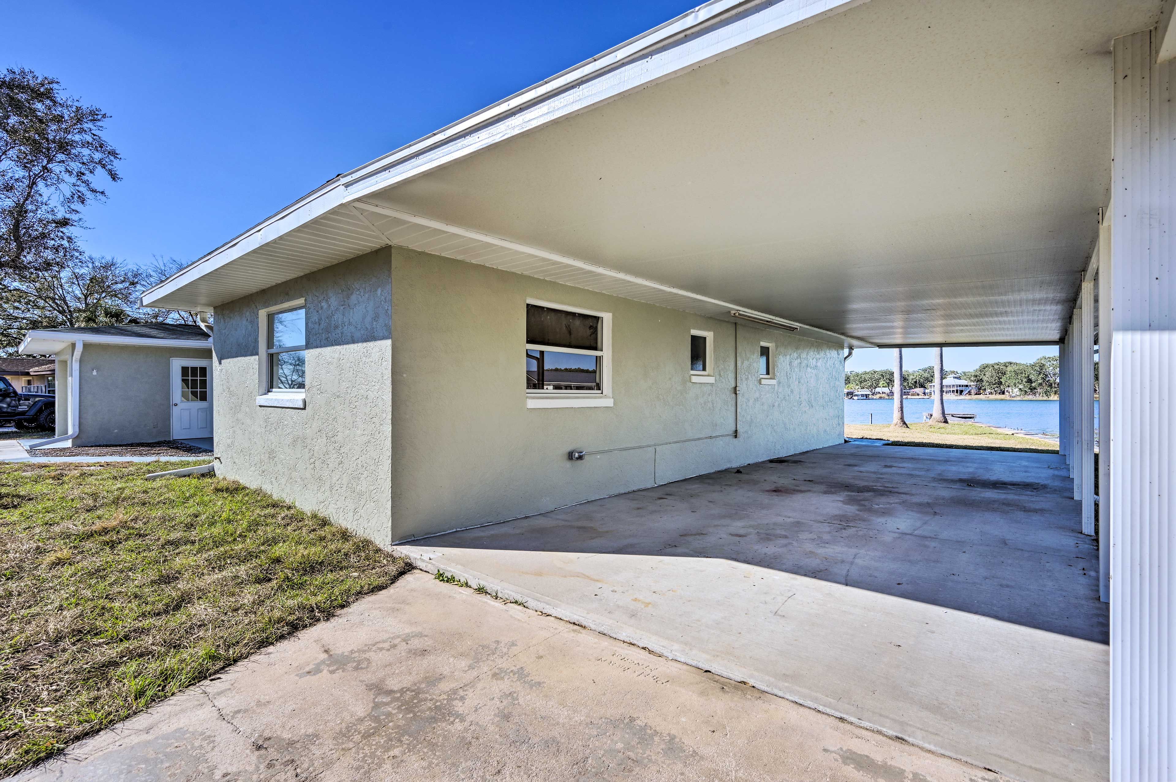 Home Exterior | Parking | Carport/Driveway (4 Vehicles)
