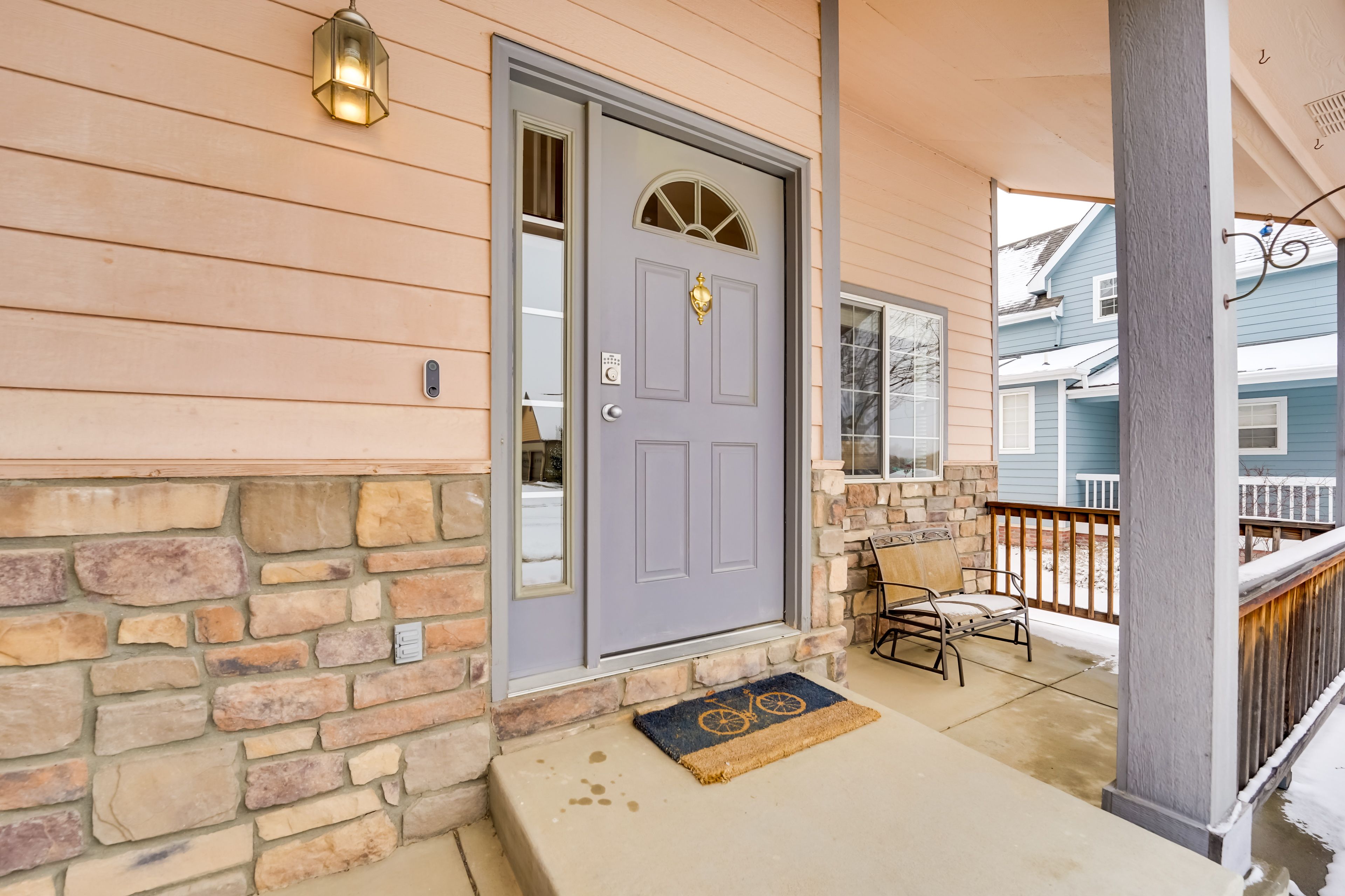 Front Entry | 2 Steps Required