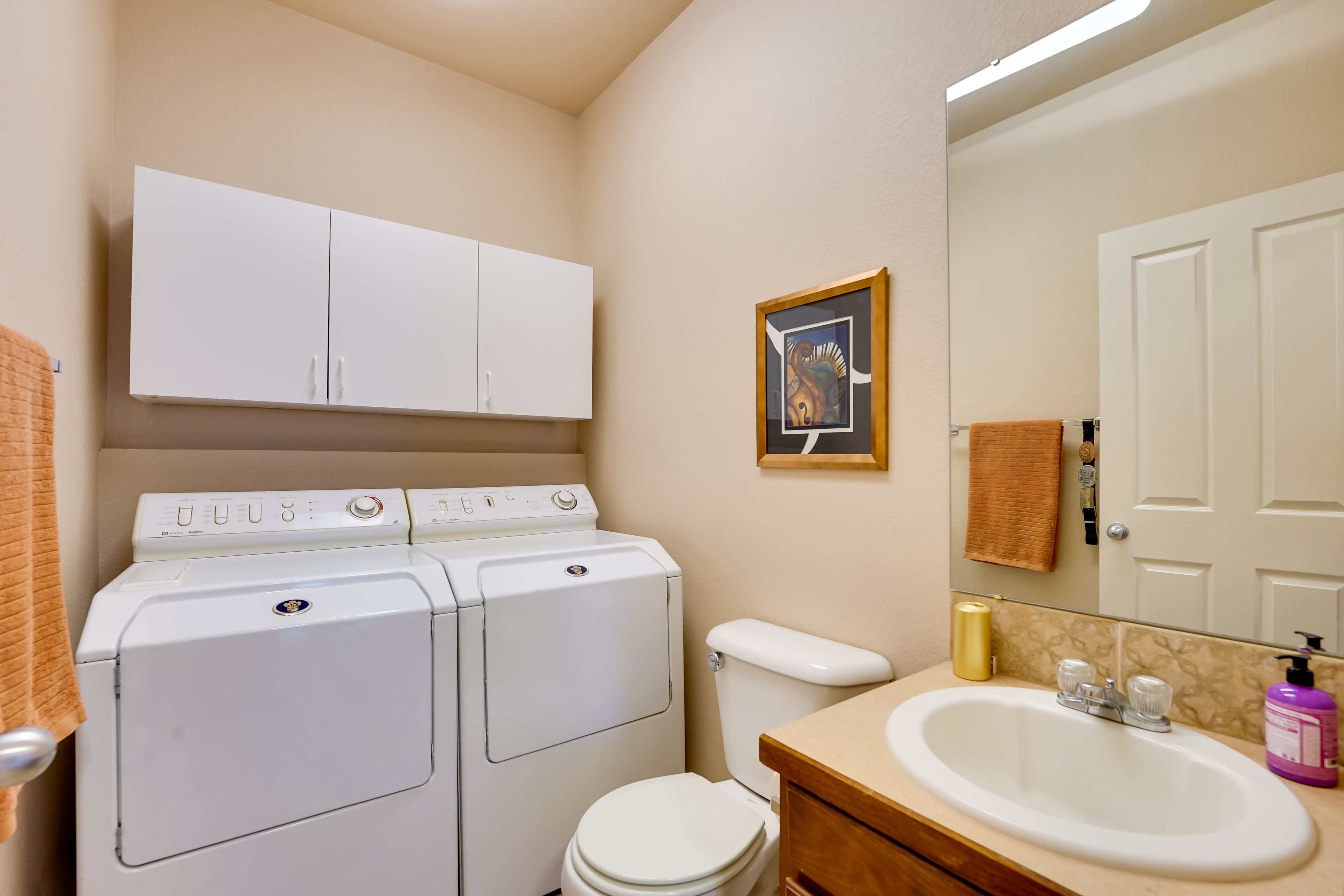 Half Bathroom | Laundry Area | Detergent Provided