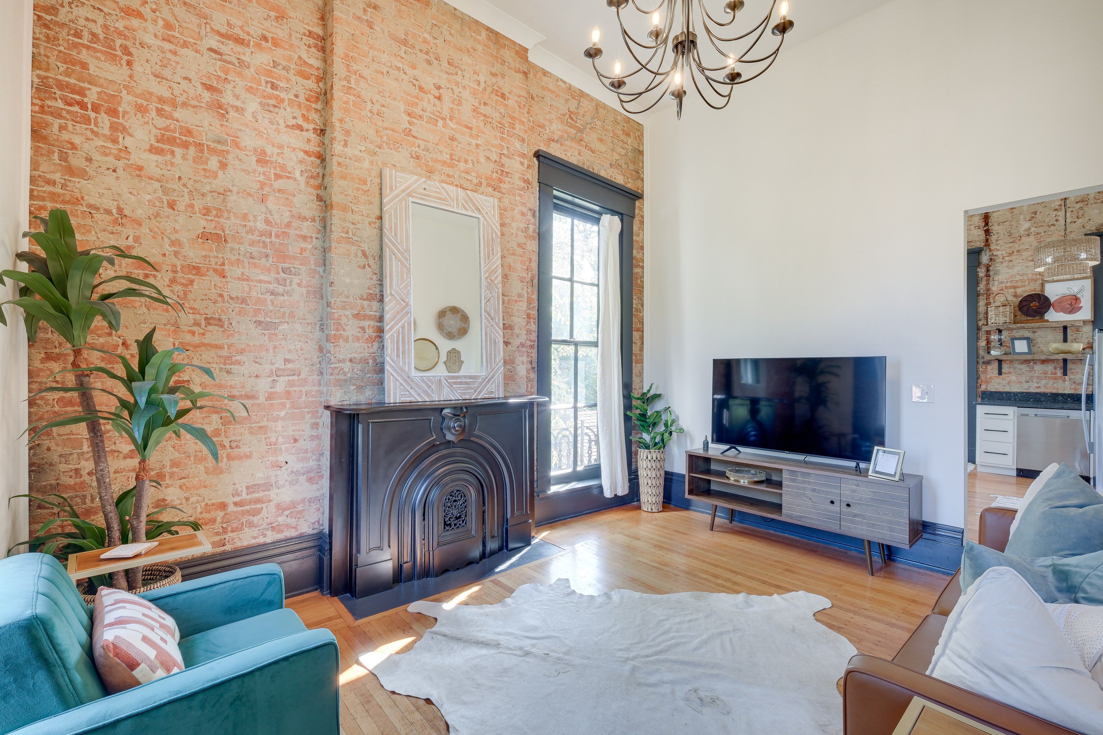 New Albany Vacation Rental | 1BR | 1BA | 600 Sq Ft | Stairs Required