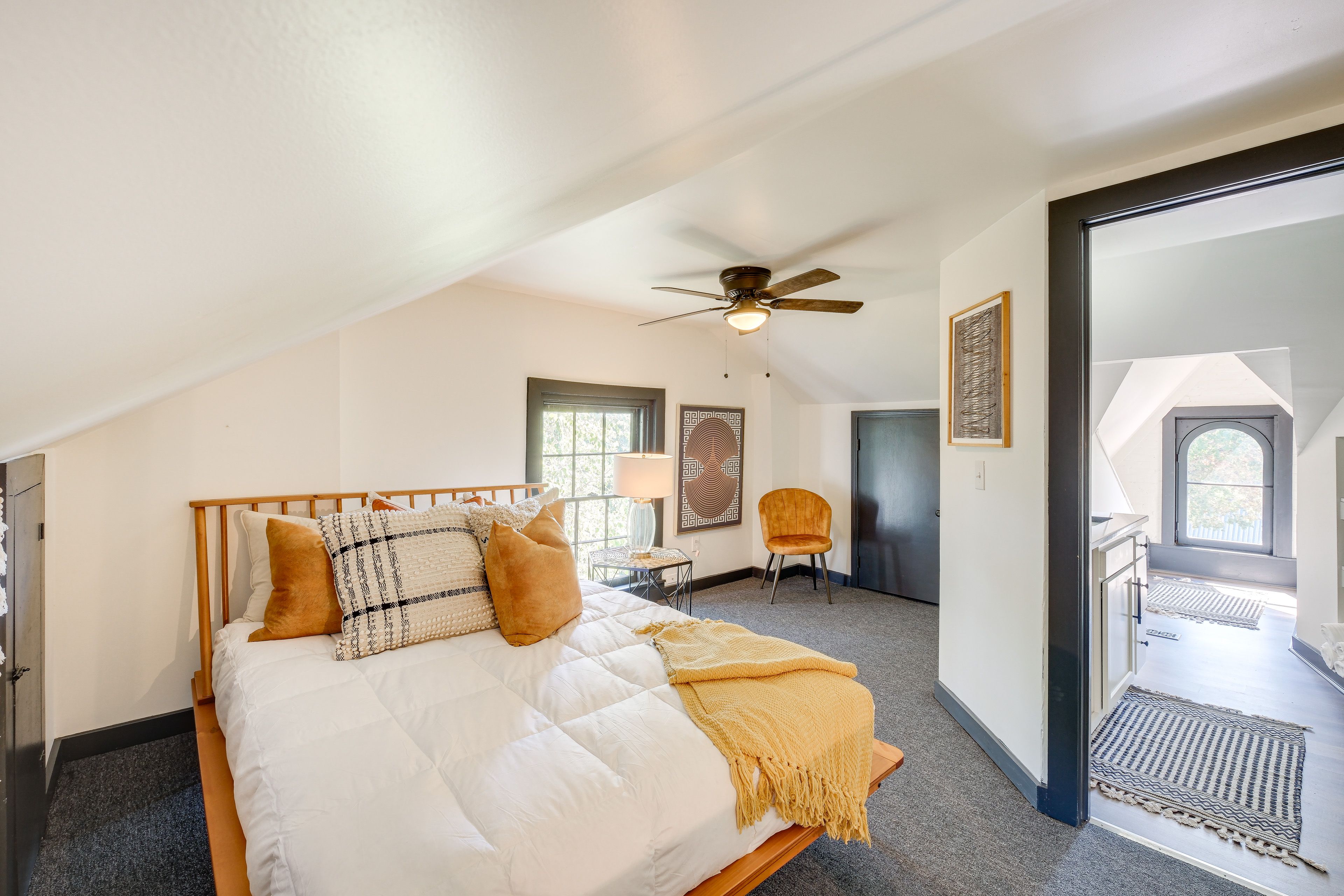 Bedroom (Loft) | Queen Bed | Queen Air Mattress